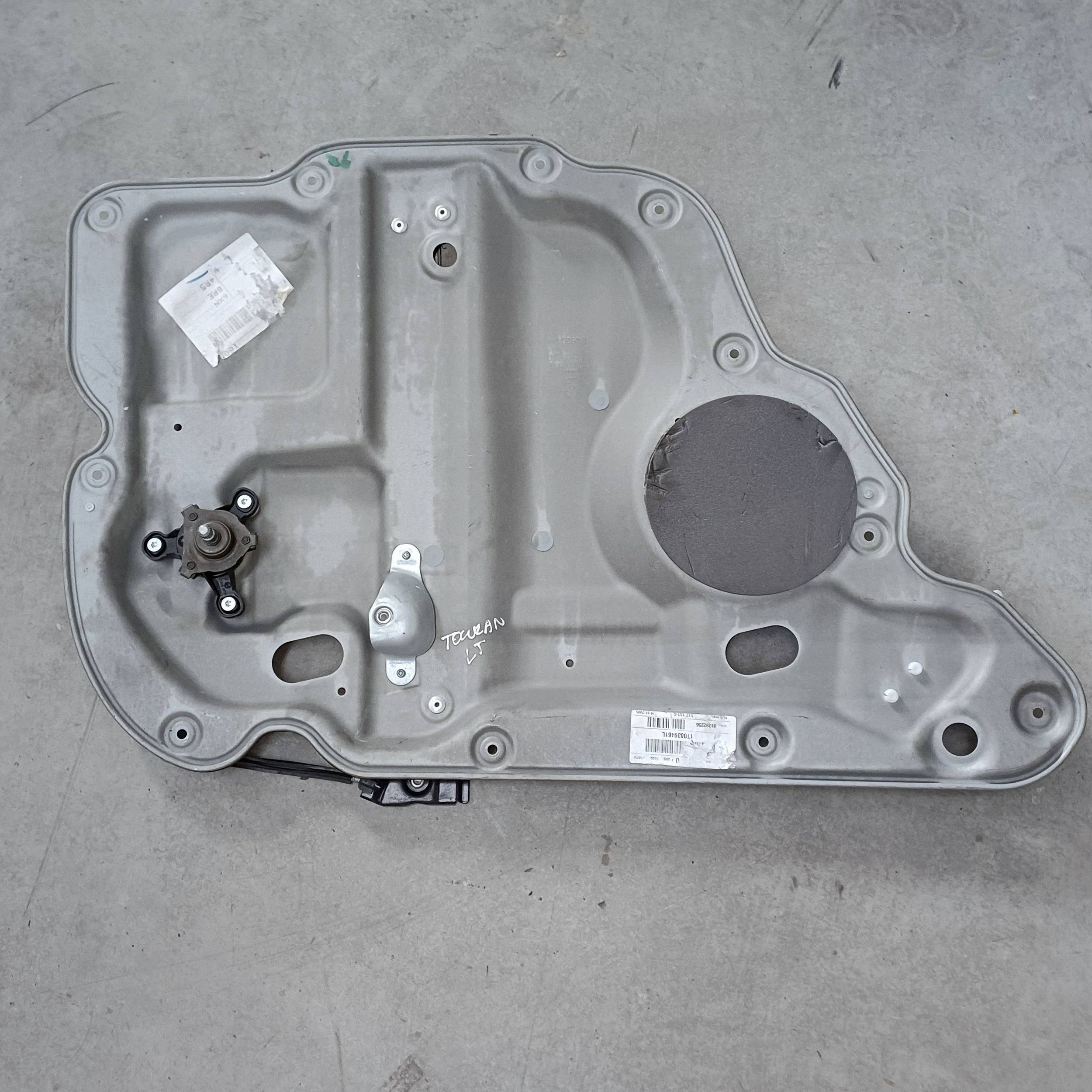 Fensterheber manuell links hinten VW Touran I DRC121588 image 2