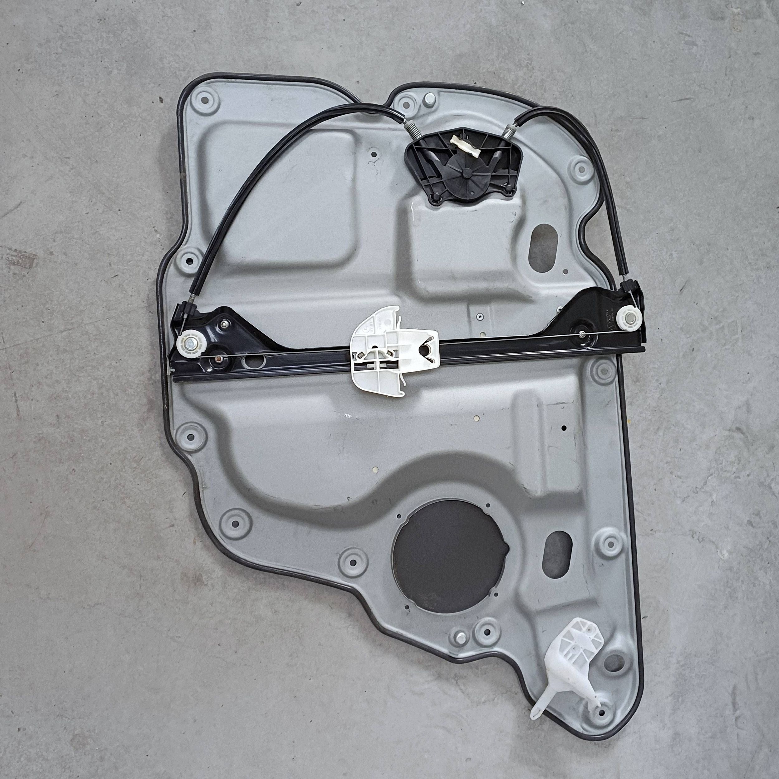 Fensterheber manuell links hinten VW Touran I DRC121588 image 7