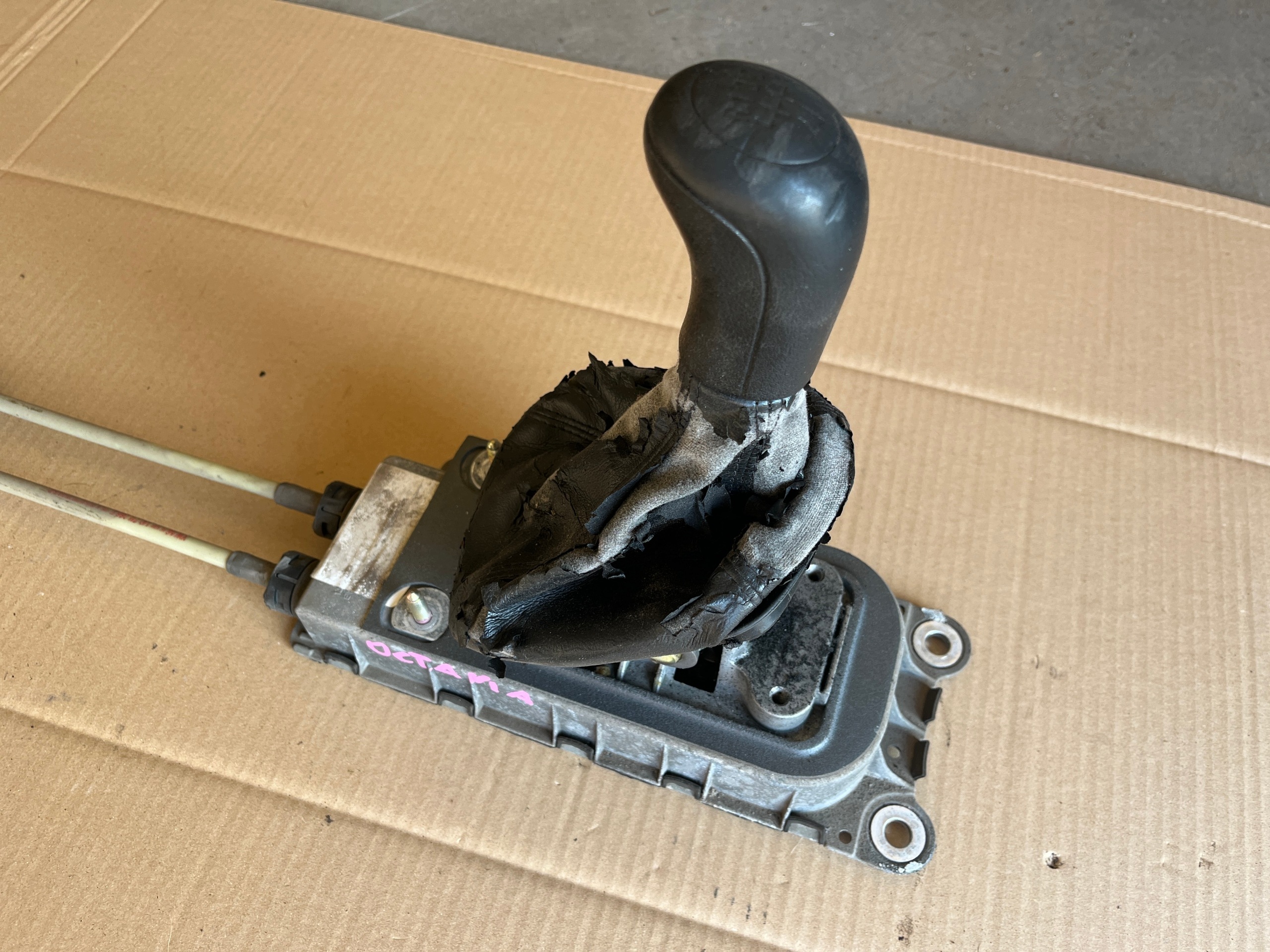 Vaihdekepin nuppi Skoda Octavia I 1.9 TDI