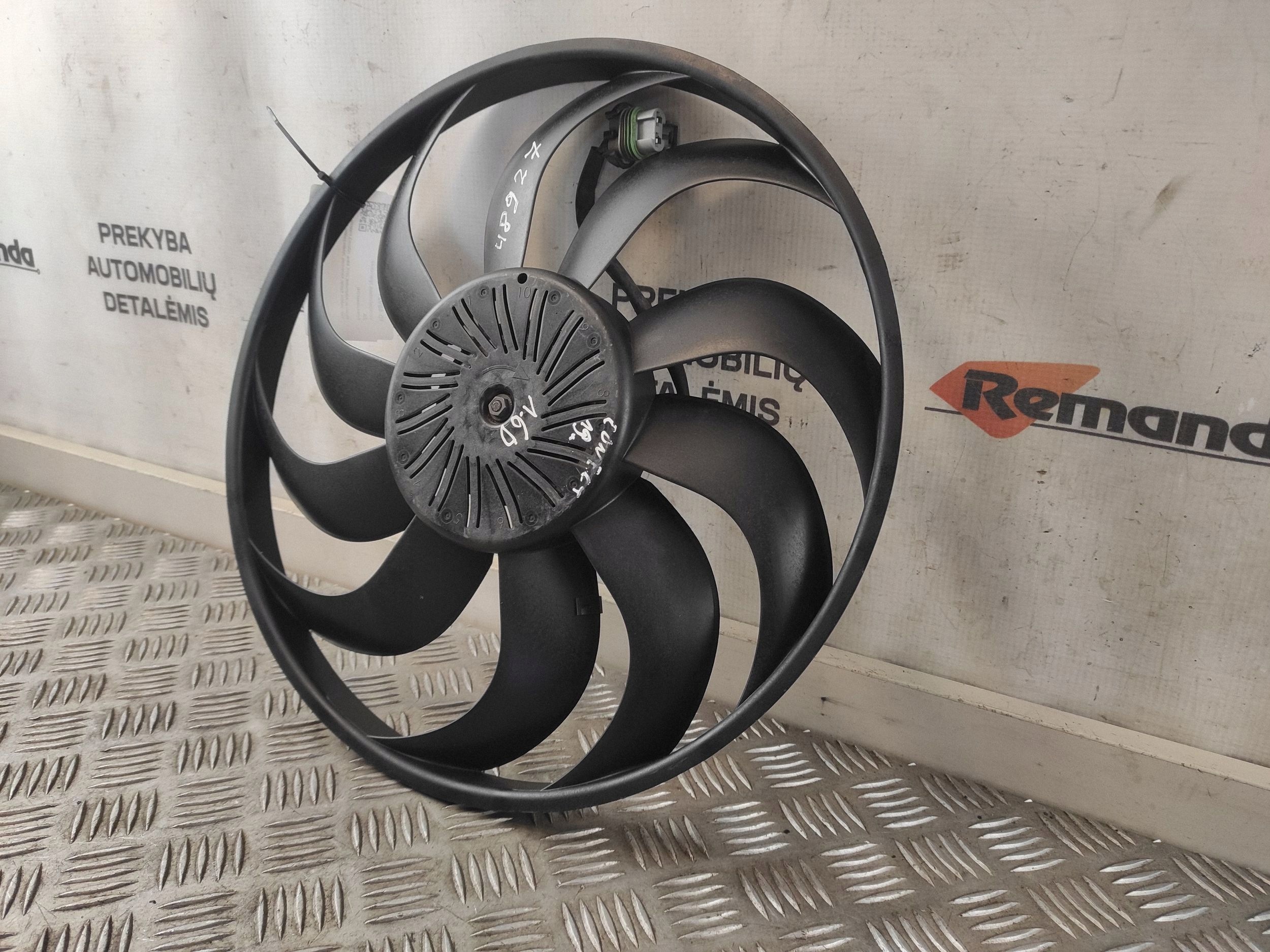 Ford Connect Kühlerlüfter 5YY0676 Gebraucht image 3