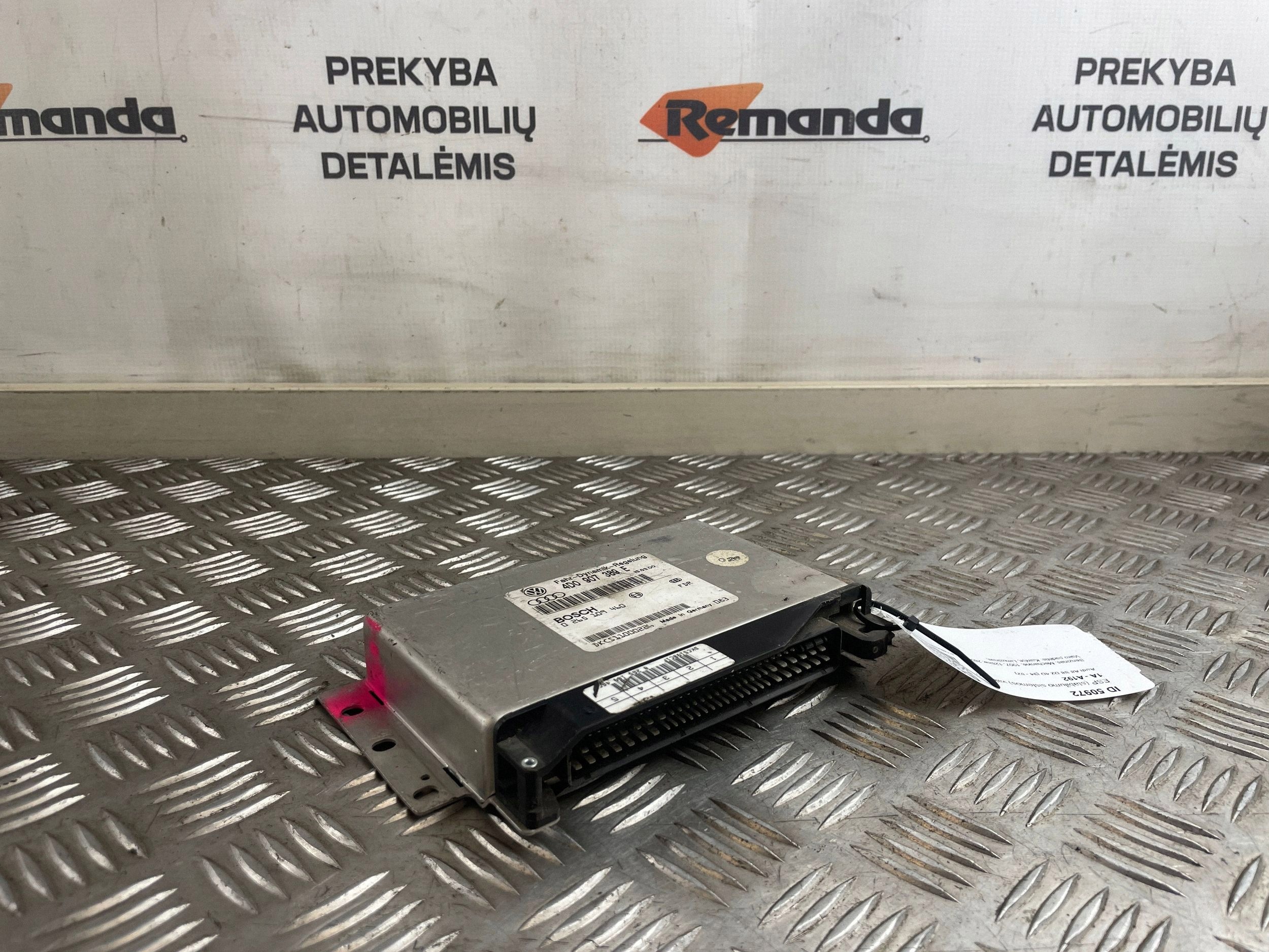 Audi A8 S8 D2 4D 2000 Module ESP 4D0907389E image 2