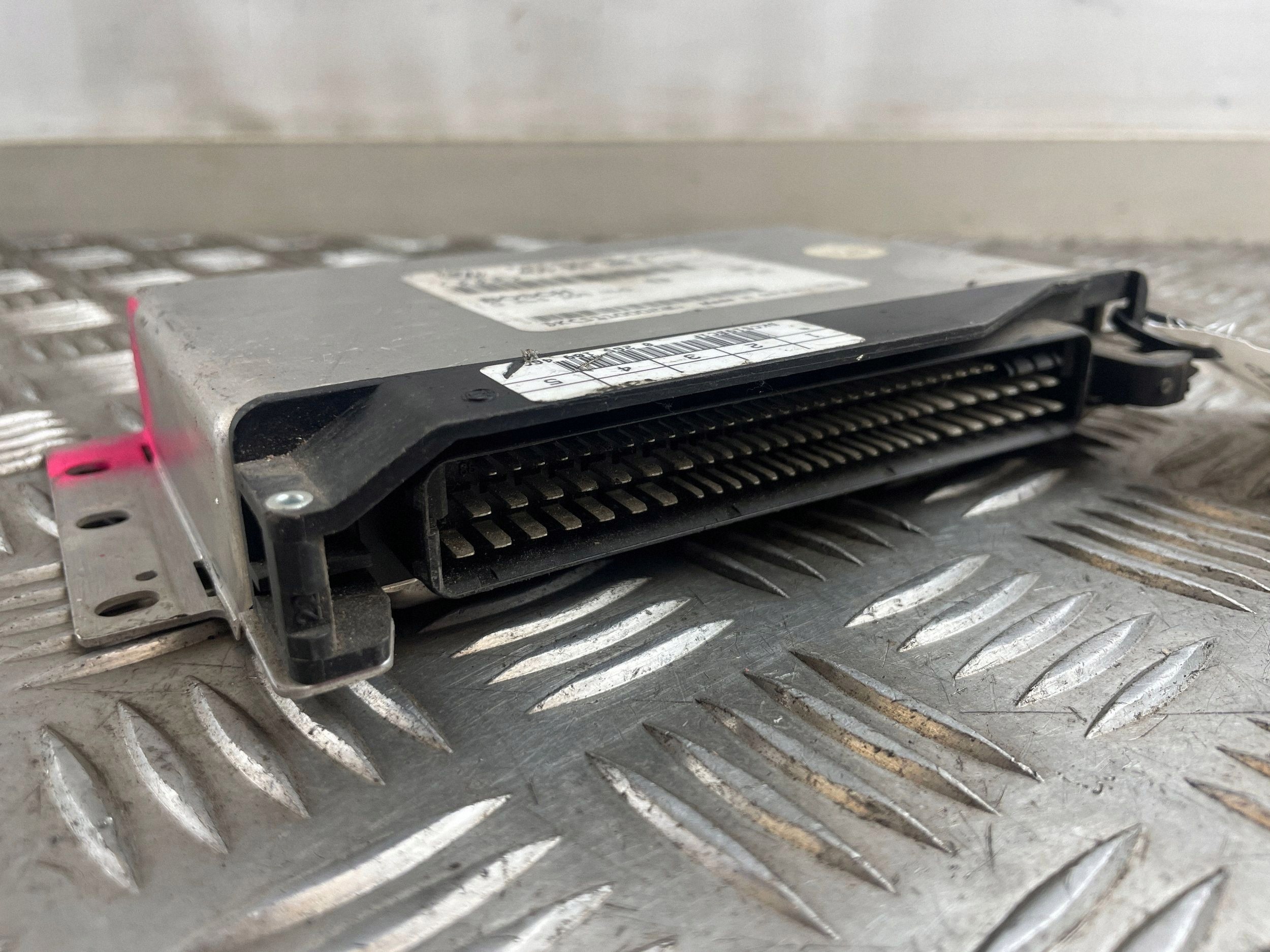 Audi A8 S8 D2 4D 2000 Module ESP 4D0907389E image 4