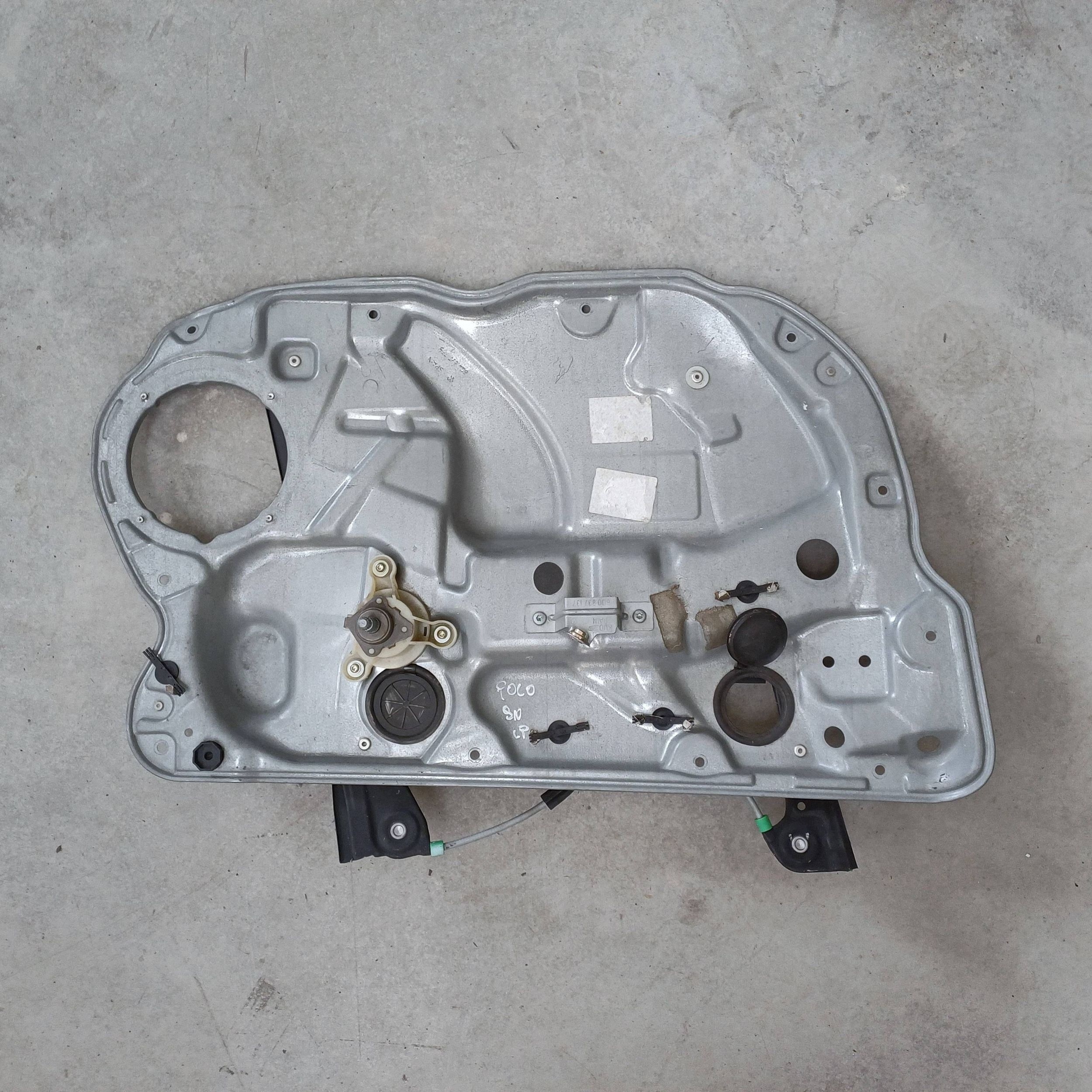 Elevavidrios Manual Izquierdo Delantero VW Polo IV 9N image 2