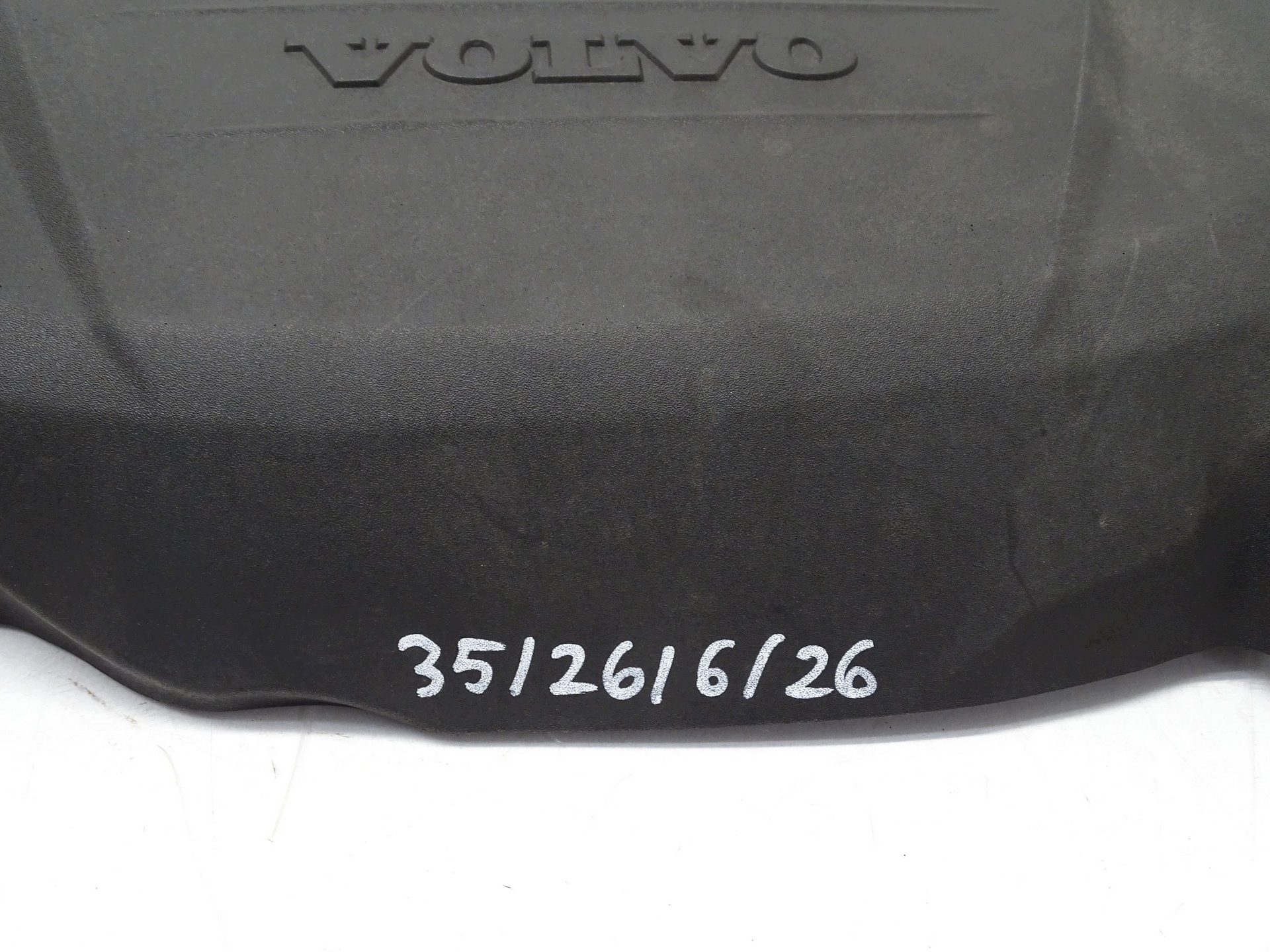Cache moteur Volvo S60 II V60 31368883 image 6