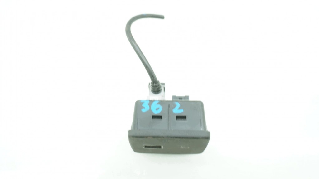 PEUGEOT BOXER USB-liitäntä 07356855900