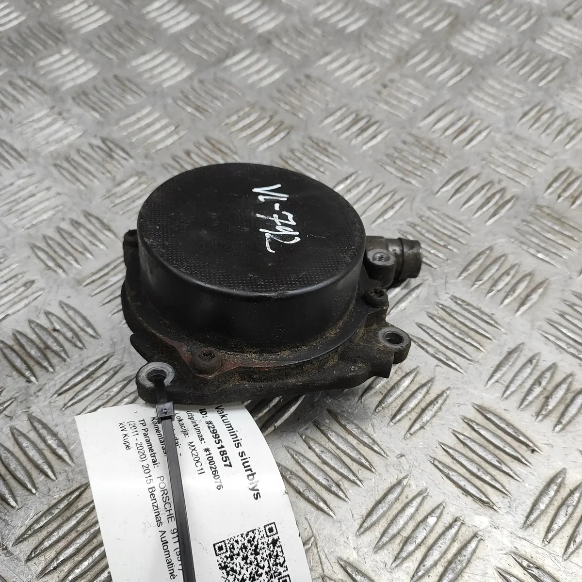 Porsche 911 991 Vakuumpumpe 9A111009006 image 3