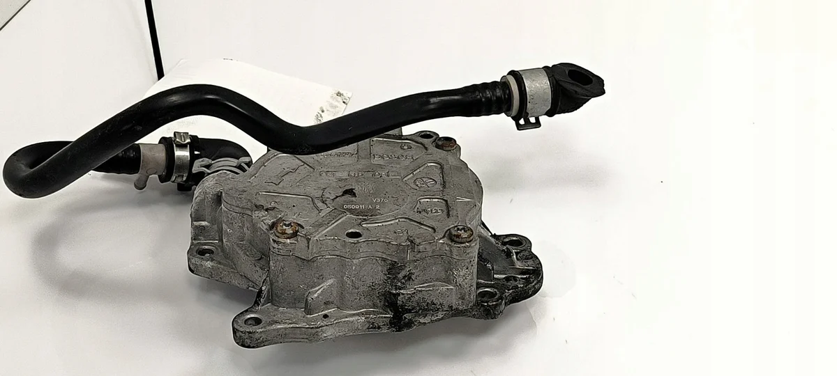 Alipainepumppu Audi A4 A5 B8 2.0TDI 03L145100F