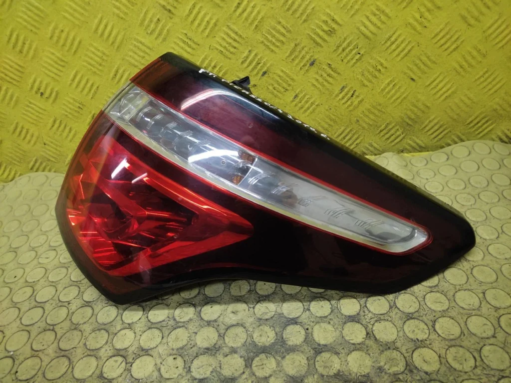 CITROEN C4 PICASSO Oikea Takavalo 9673164780