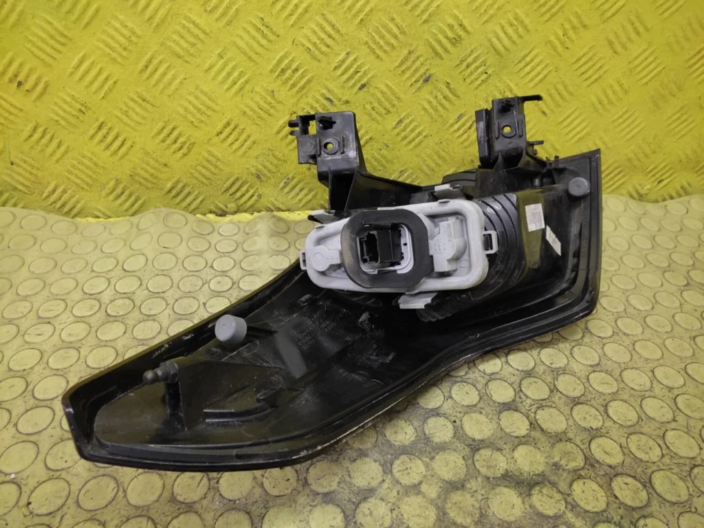 Citroen C4 Picasso Luz Trasera Derecha 9673164780 image 3