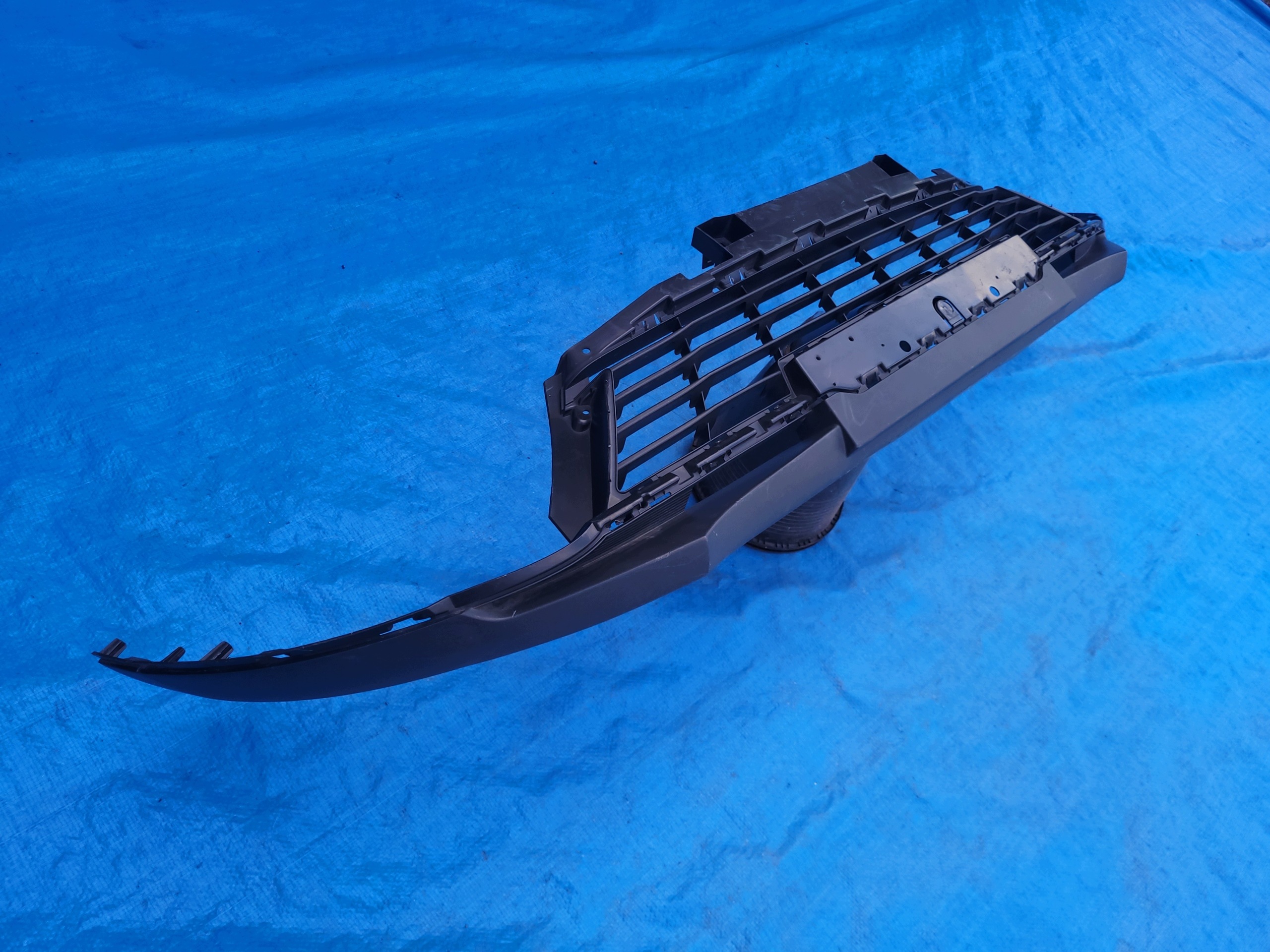 Spoiler anteriore RENAULT Scenic IV usato