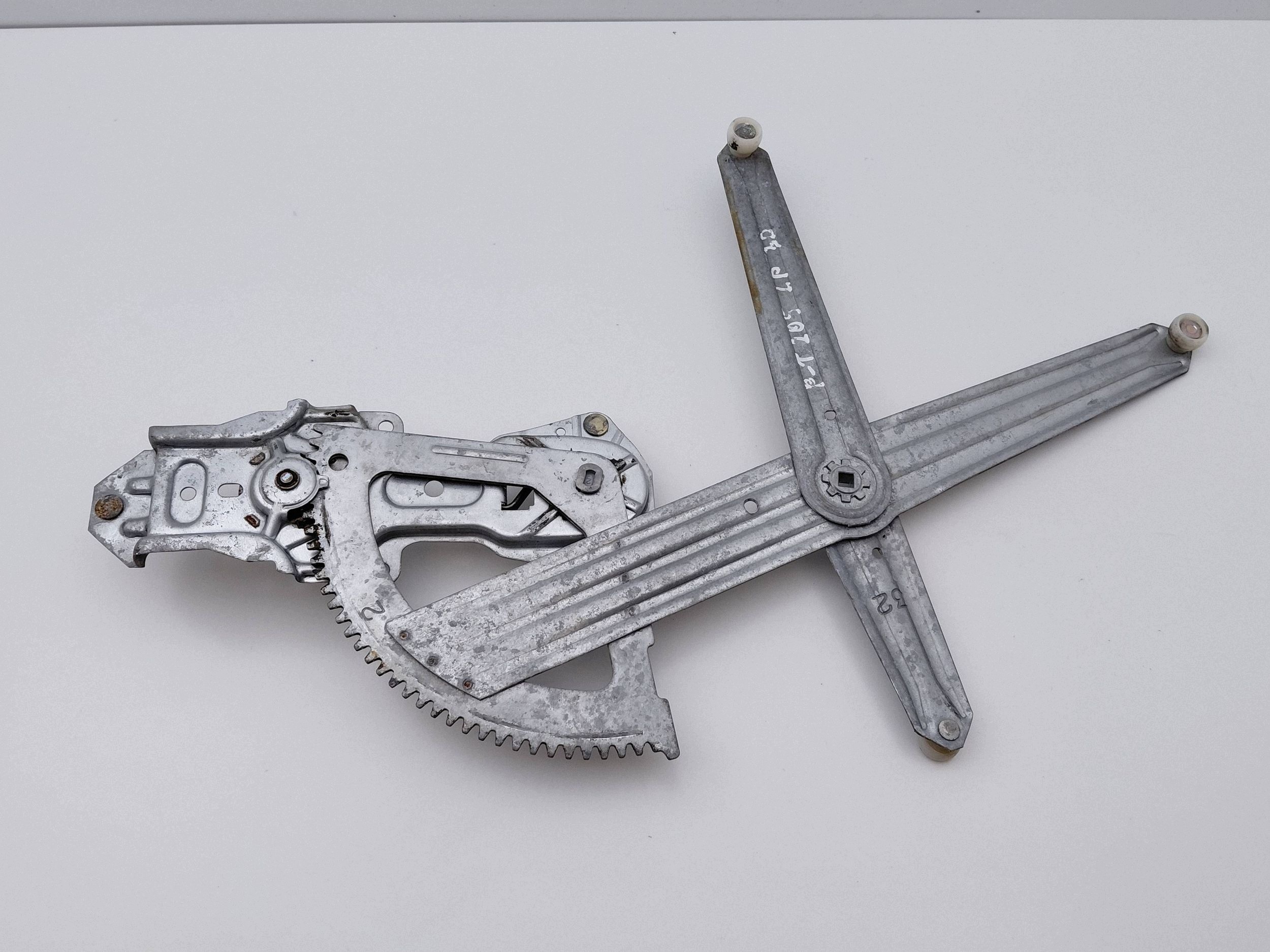 Fensterheber manuell links vorne Peugeot 205 3-Türer image 5