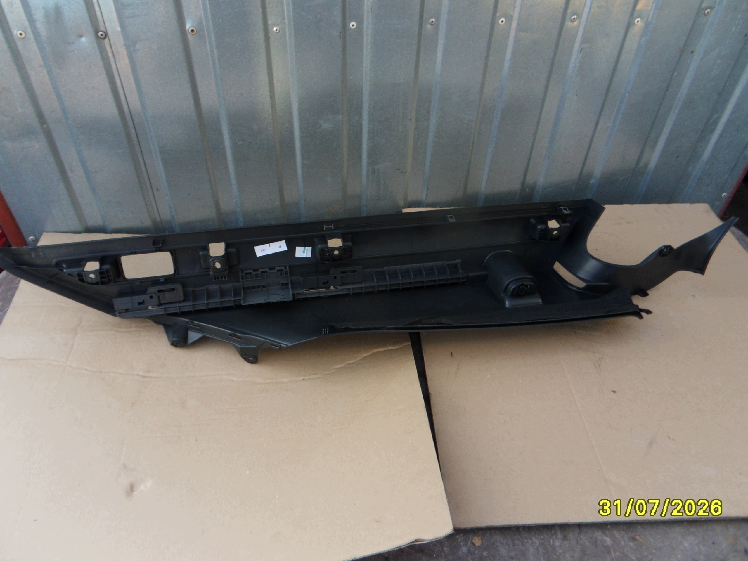 Suporte Esquerdo Tapa-Bagagem Skoda Superb II image 3