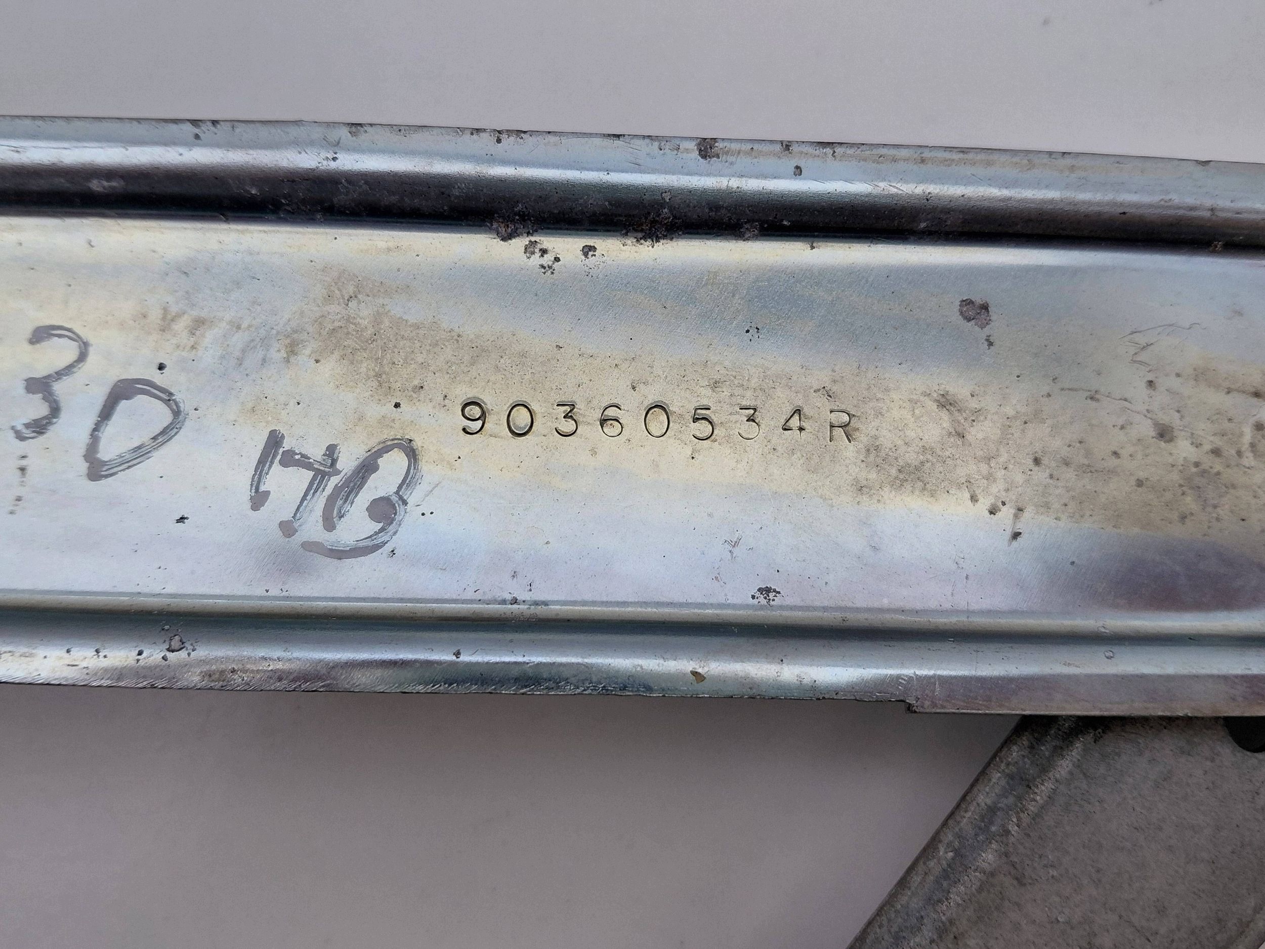 Opel Astra F 3 ov. lasinn. nostin oikea etu