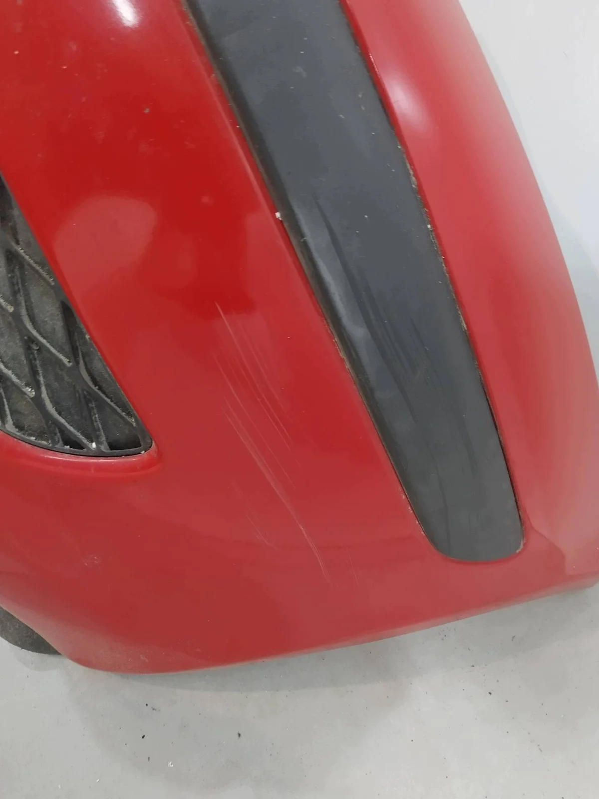 Etupuskuri punainen Toyota Yaris I image 7