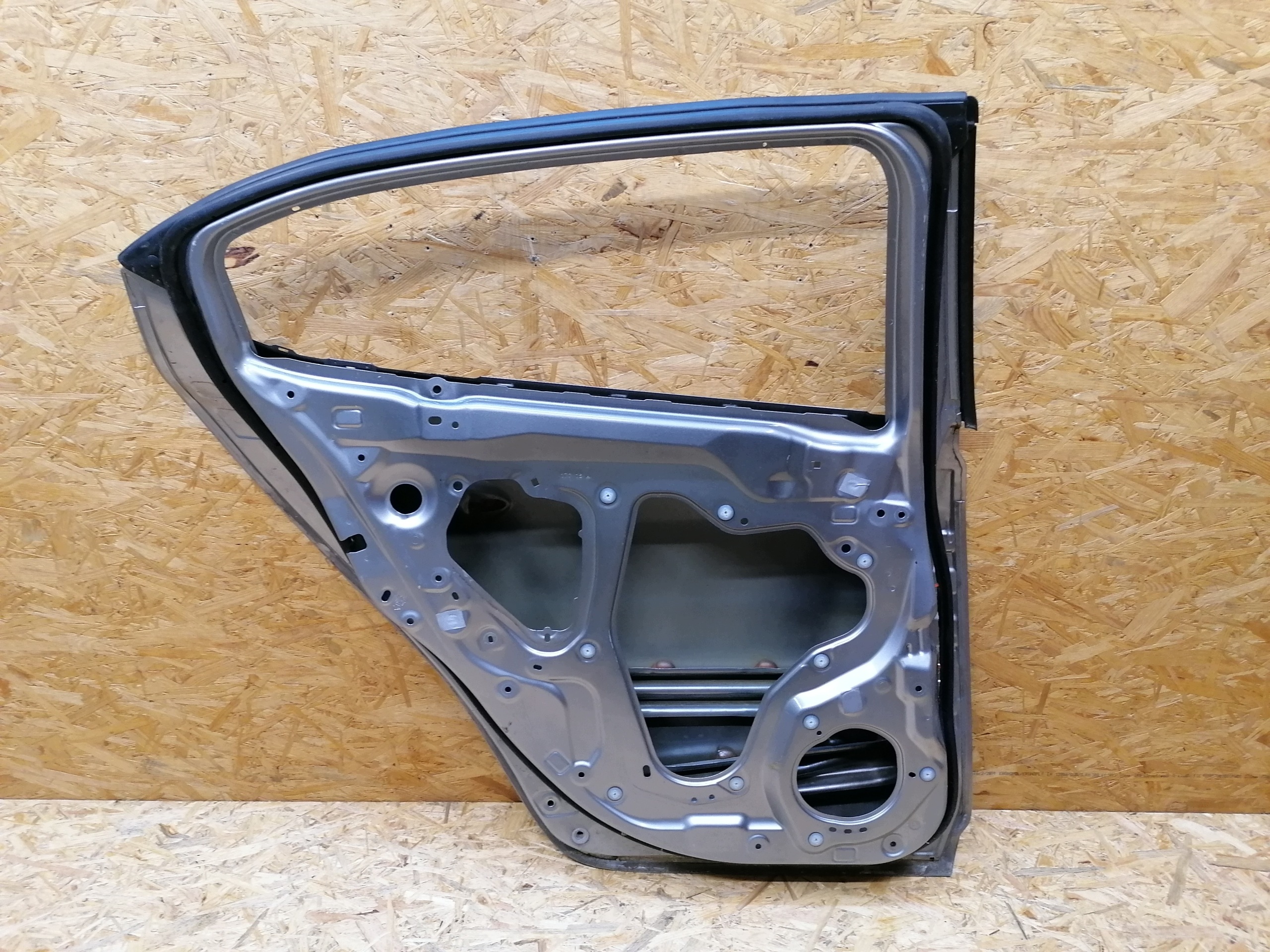 Portière arrière gauche Mazda 3 III BM 2013-2019R image 7