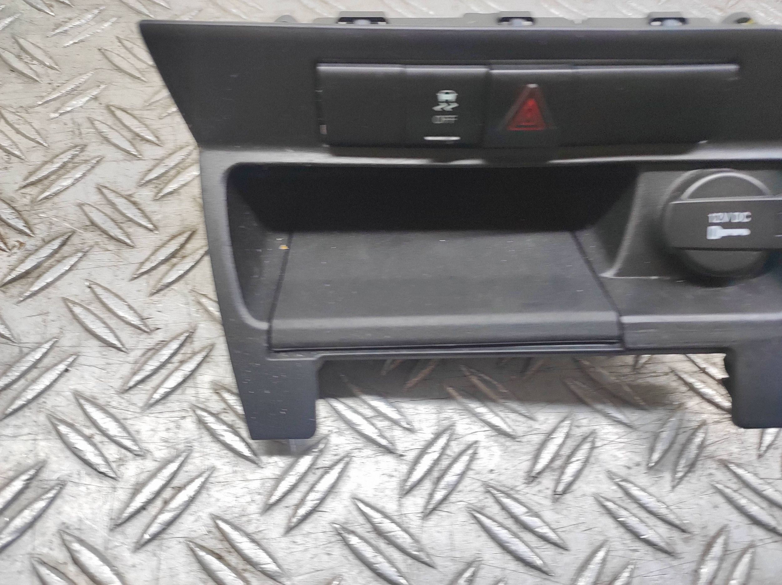 Prise allume-cigare avant Dodge Caliber 28189776 image 3