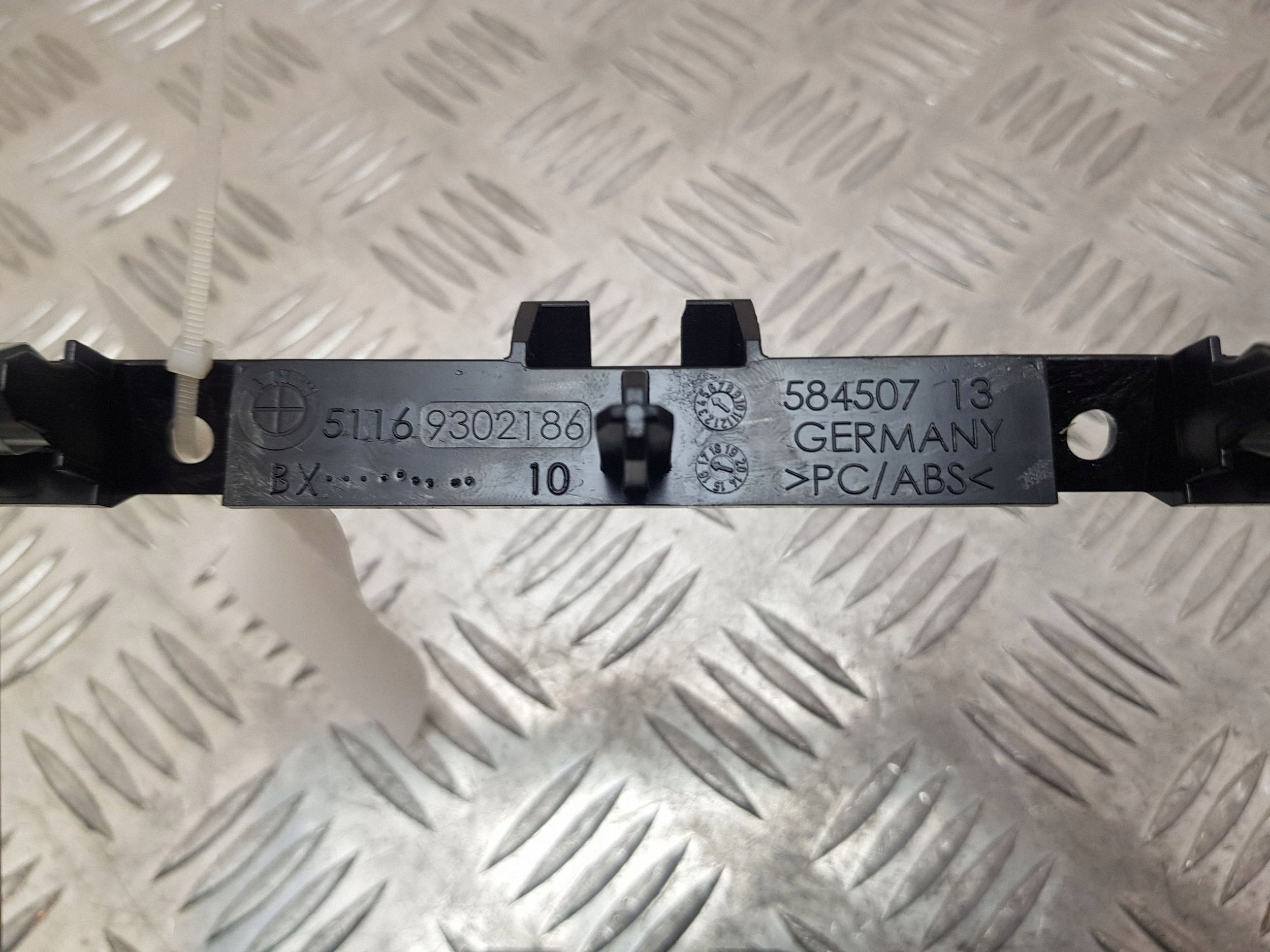 BMW 7 G11 G12 Panel 9302186 Begagnad image 3