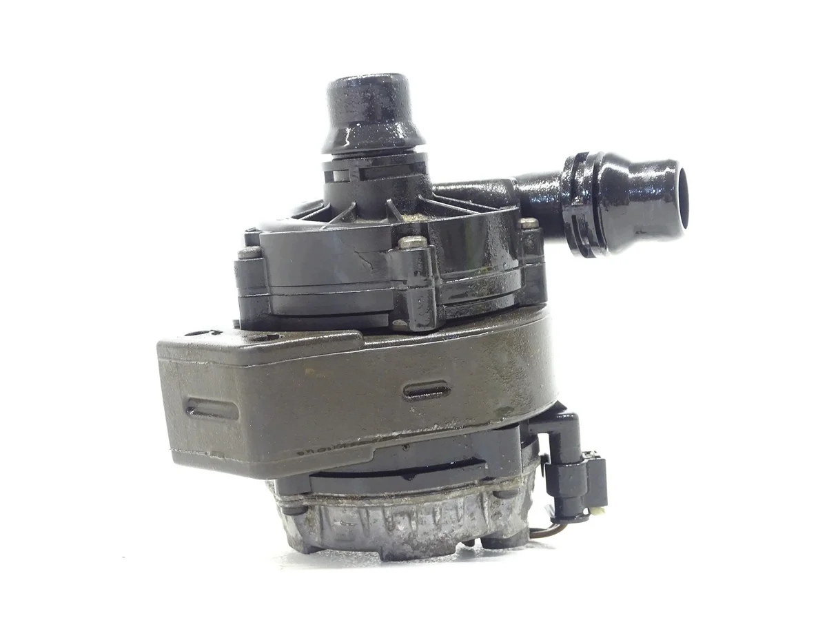 Lisävesipumppu BMW 3 F30 8638239