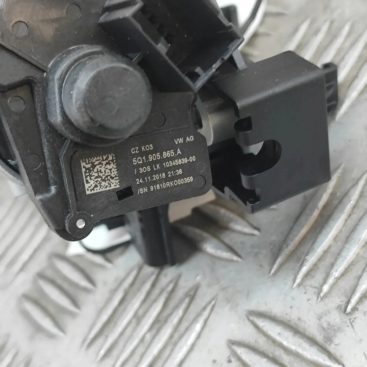 Audi Q3 Ignition Switch 5FA010780 image 6