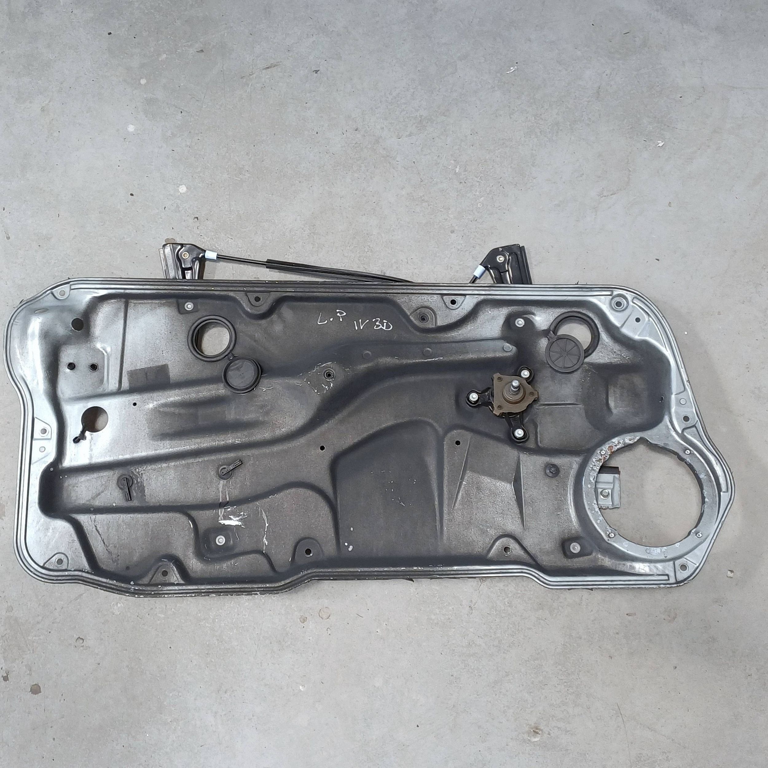 VW Golf IV Manual Window Regulator Left Front image 2