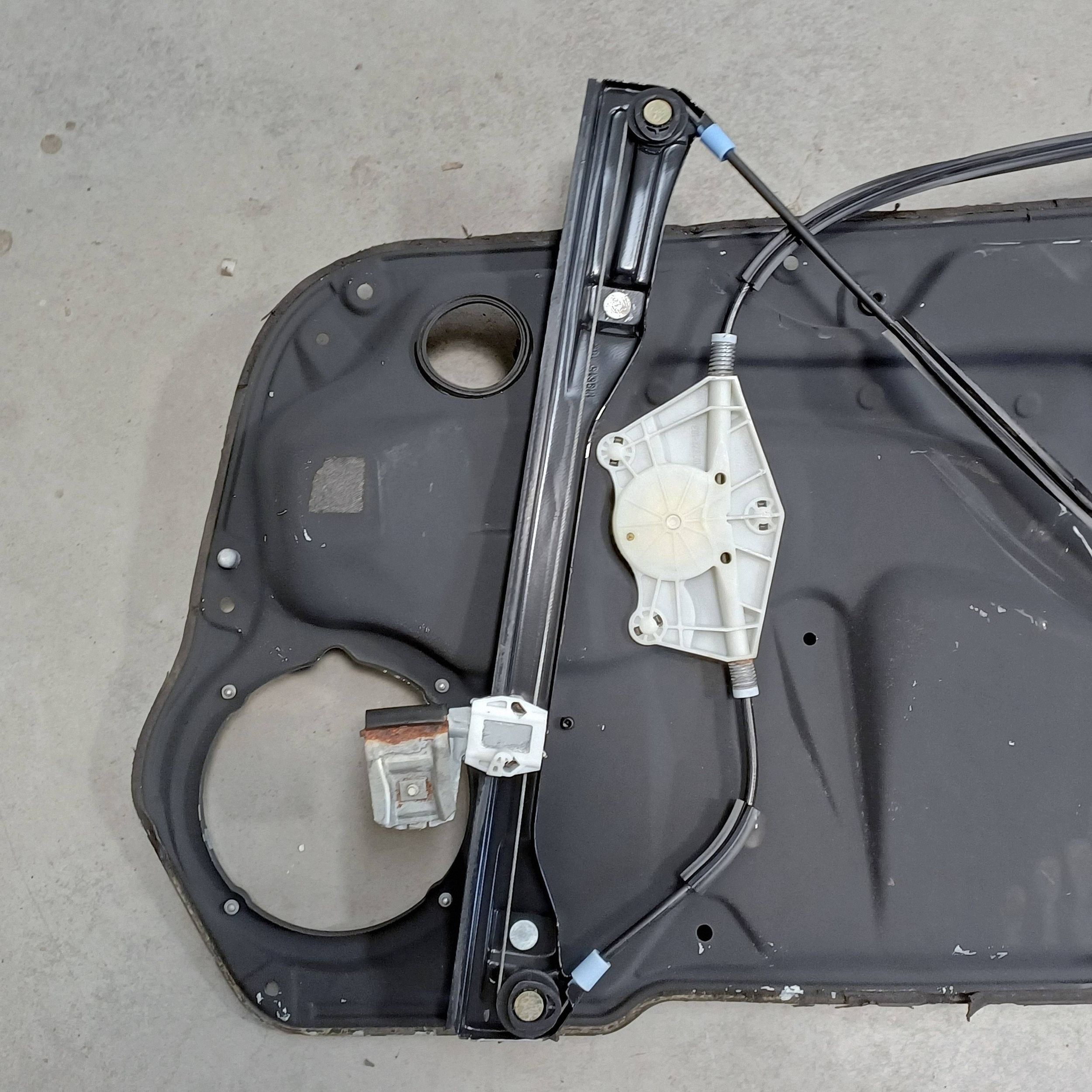 VW Golf IV Manual Window Regulator Left Front image 7