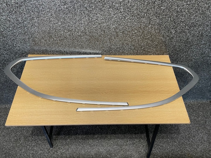 Taka-ikkunan lista vasen oikea BMW 5 F11 8049205 8049206