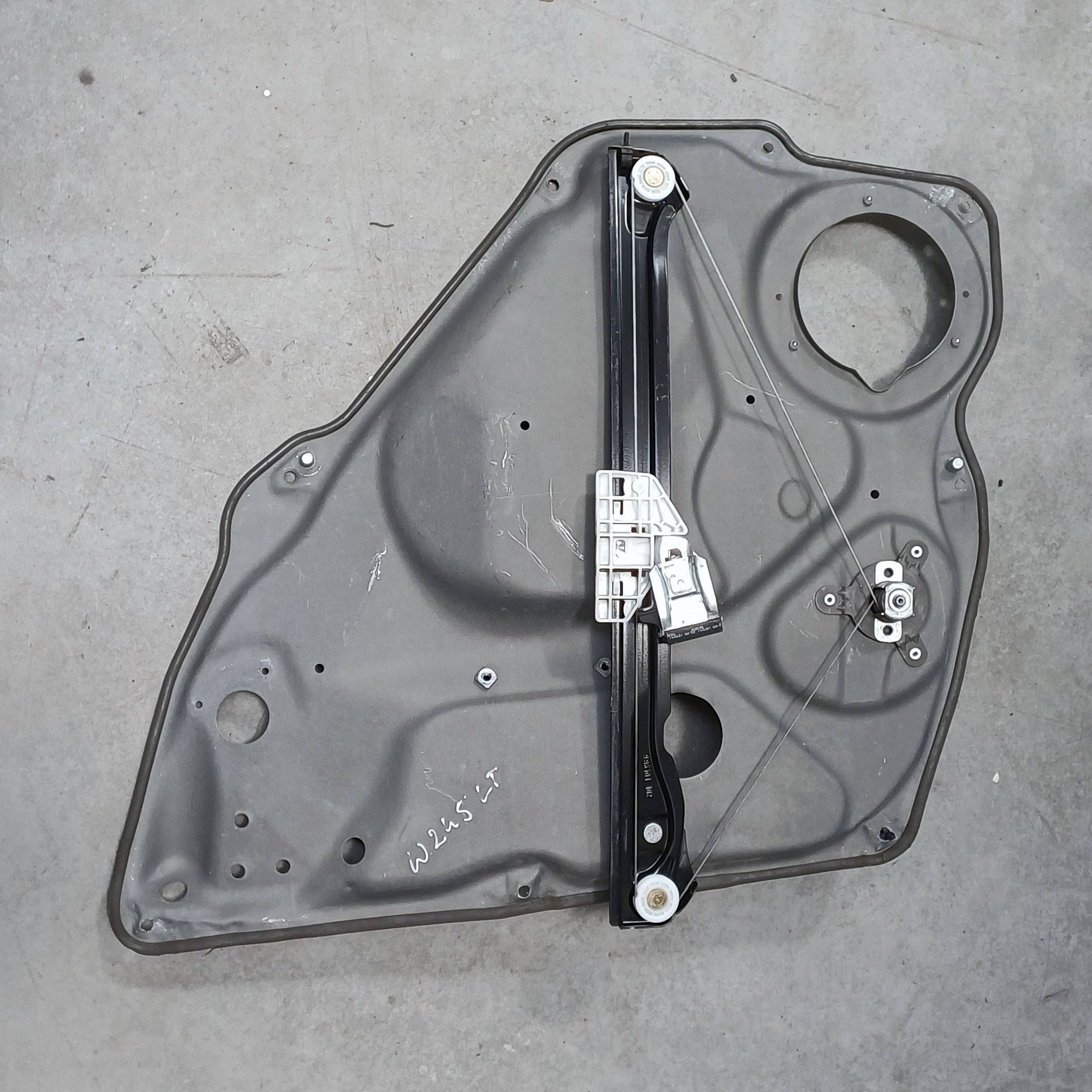 Lève-vitre manuel gauche arrière Mercedes B W245 image 7