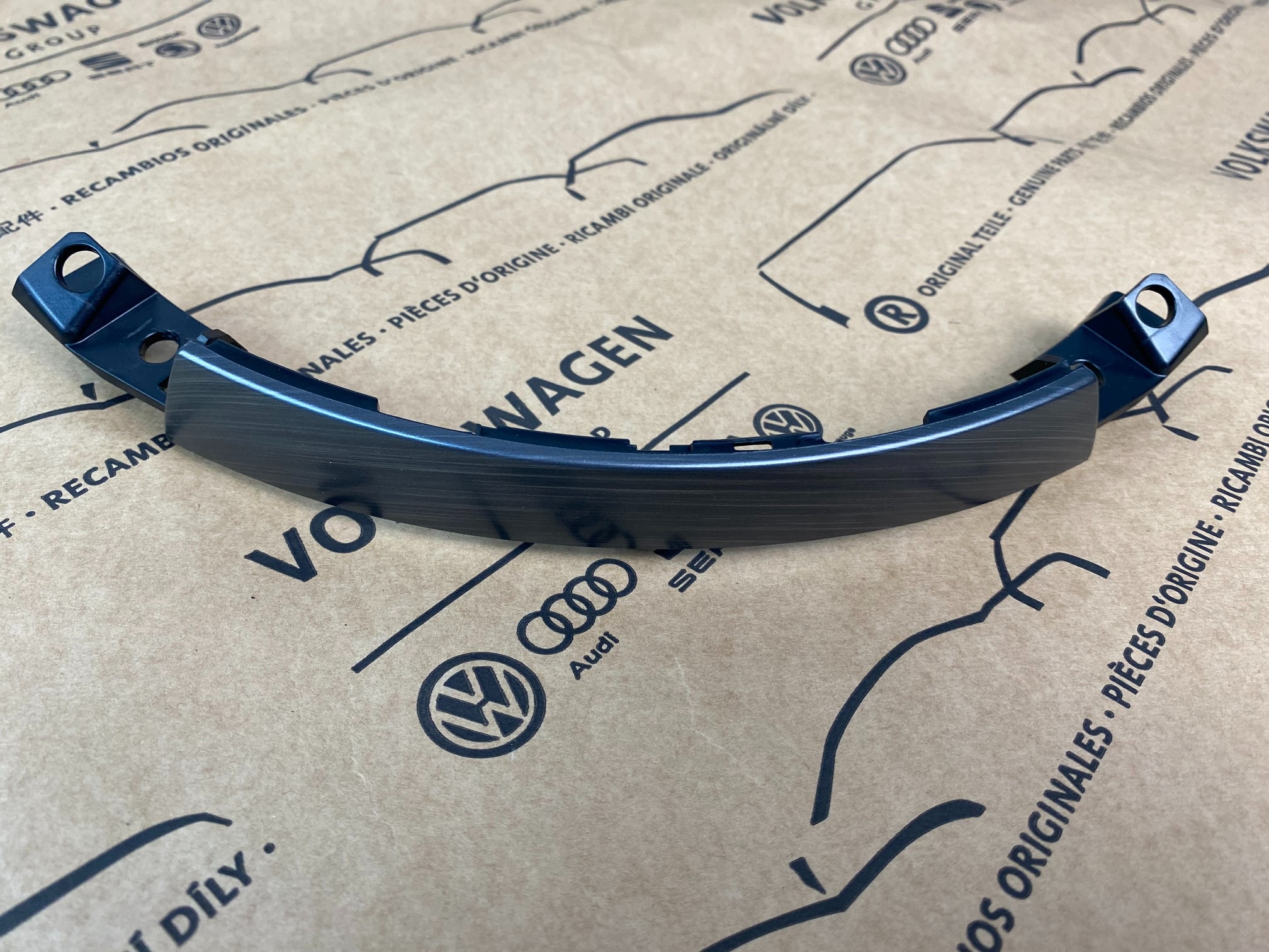 VW Beetle 5C konsolin koriste 5C1858079A