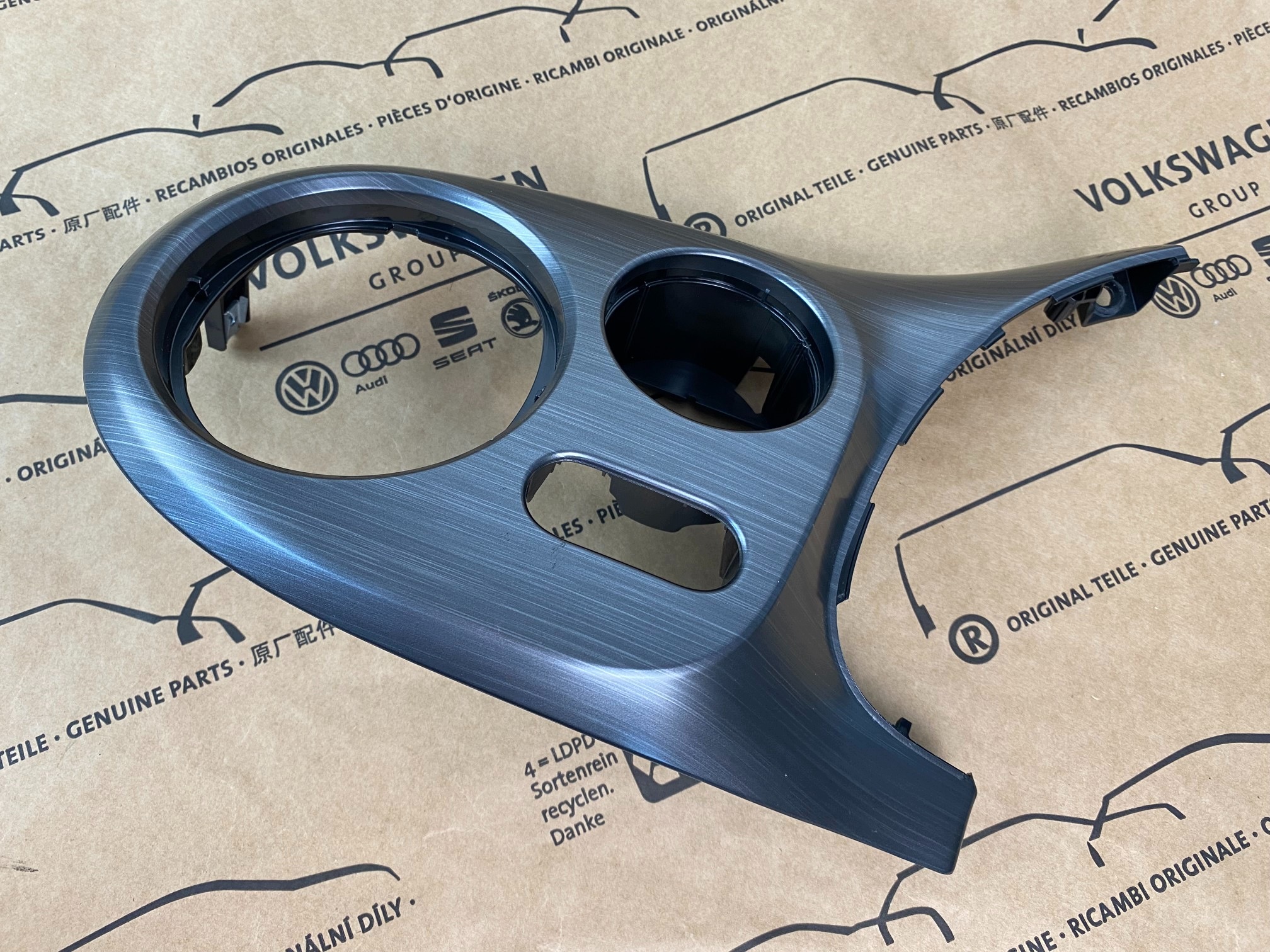 VW Beetle 5C konsolin koristelista OEM 5C1858365A