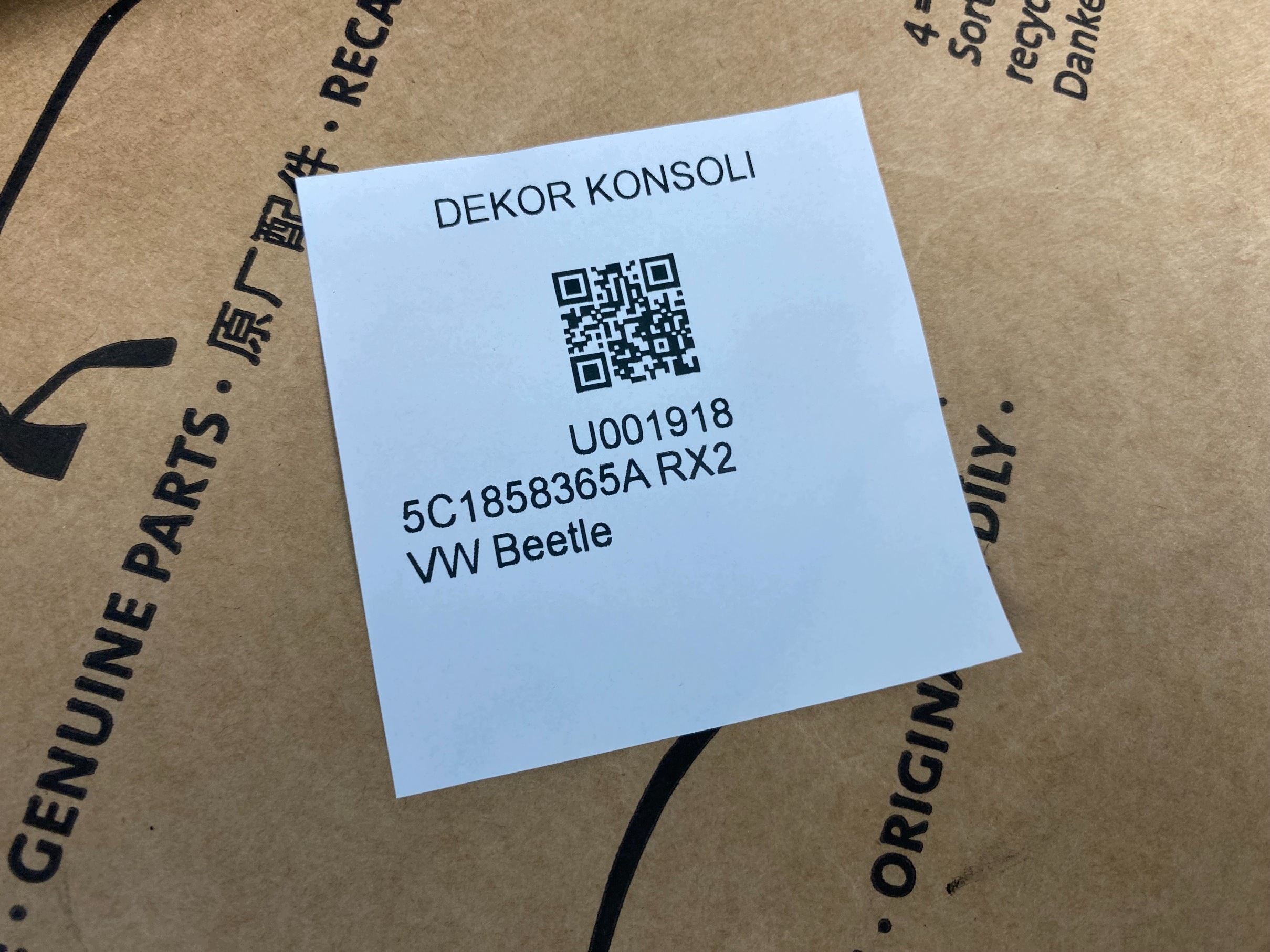 VW Beetle 5C konsolin koristelista OEM 5C1858365A image 6