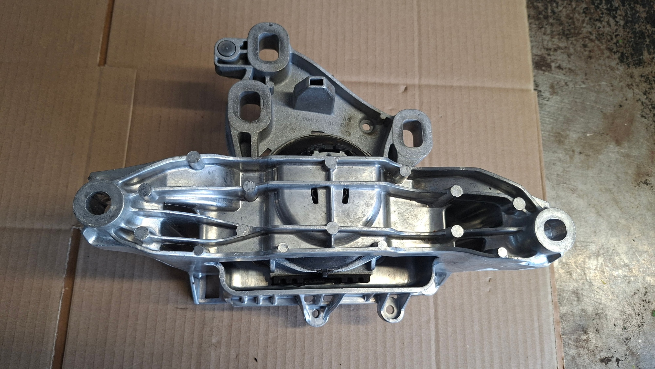 Soporte de motor Mercedes-Benz A1782400100 usado image 7
