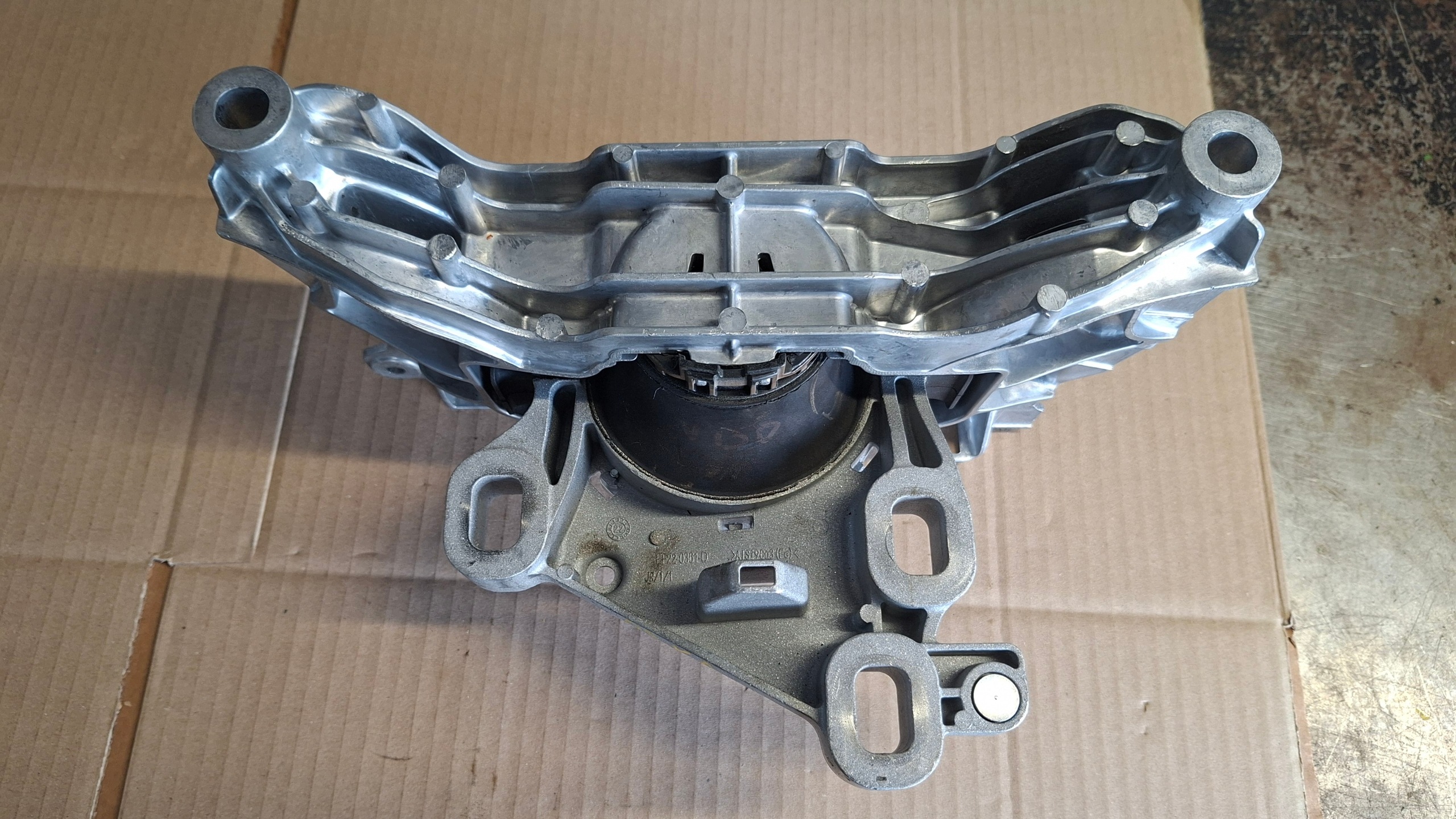 Soporte de motor Mercedes-Benz A1782400100 usado image 8