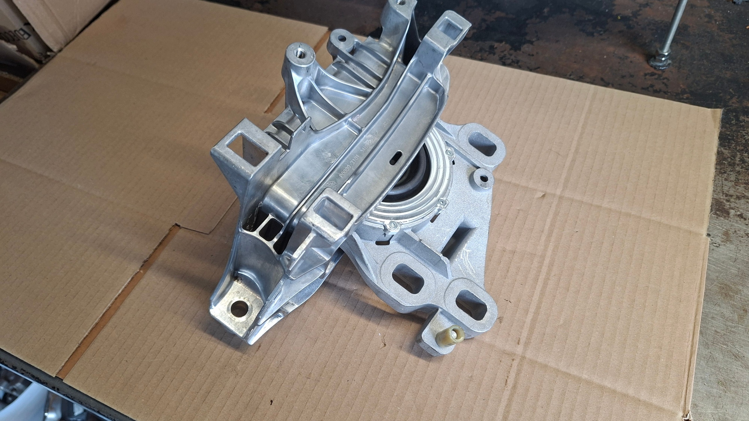 Soporte de motor Mercedes-Benz A1782400100 usado image 10