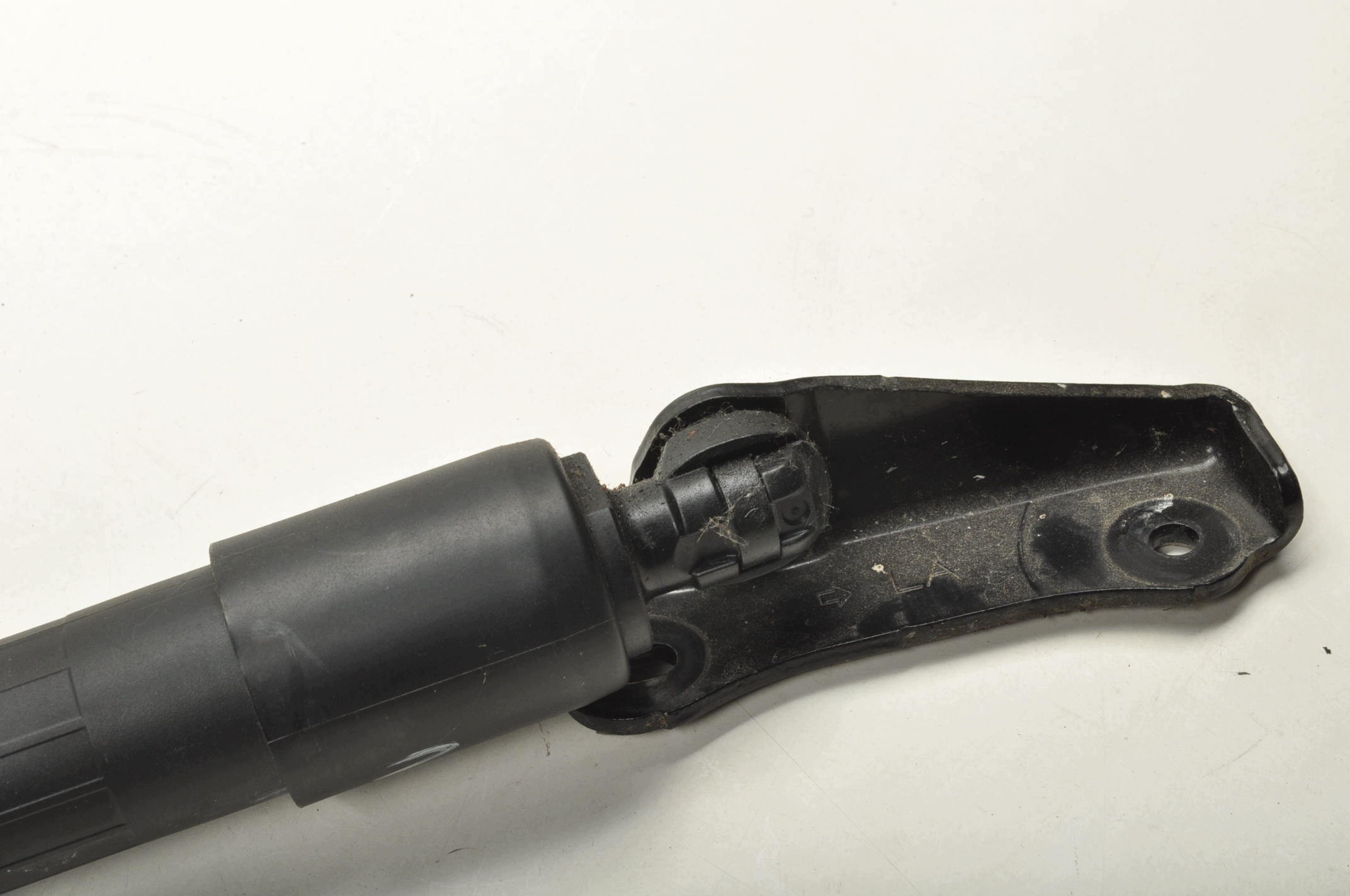 Toyota BZ4X Gasfjäder Baklucka Vänster image 5