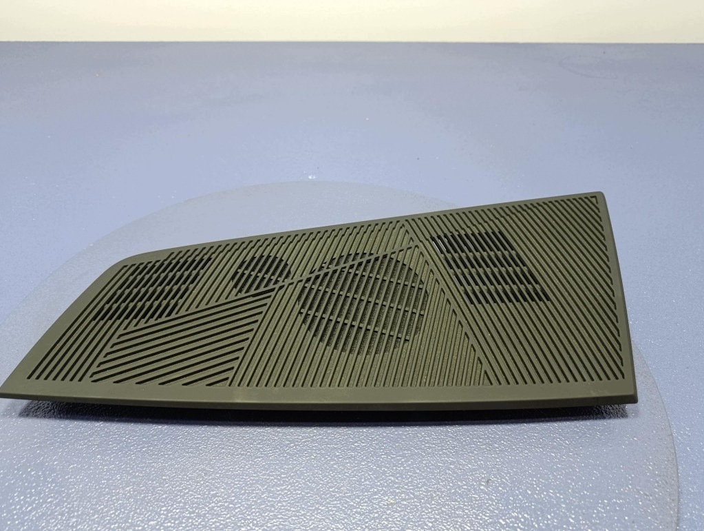 BMW 5 G60 G61 Lautsprecherabdeckung Mitte 9632749 image 2