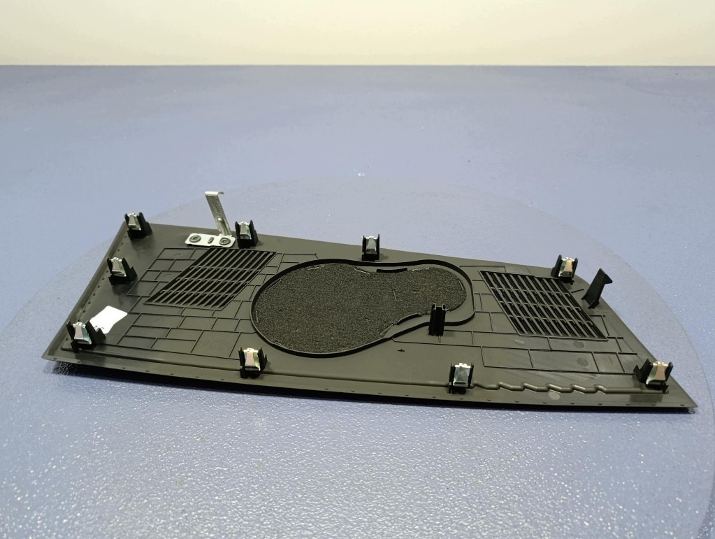 BMW 5 G60 G61 Lautsprecherabdeckung Mitte 9632749 image 6