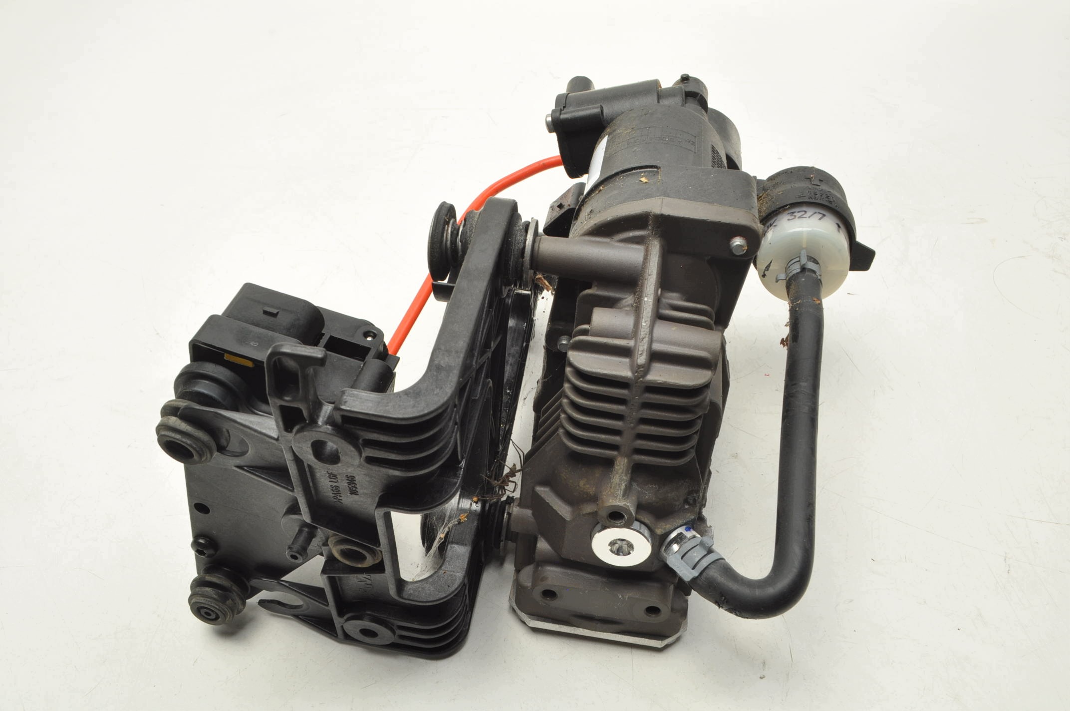 Compressor Jaguar XJ X351 AW93-3B484-AG image 3