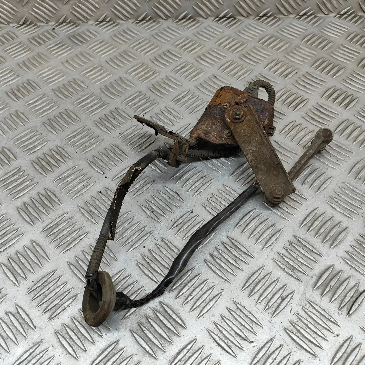 Sensor vorne links Mitsubishi Lancer VIII 8651A050 image 4