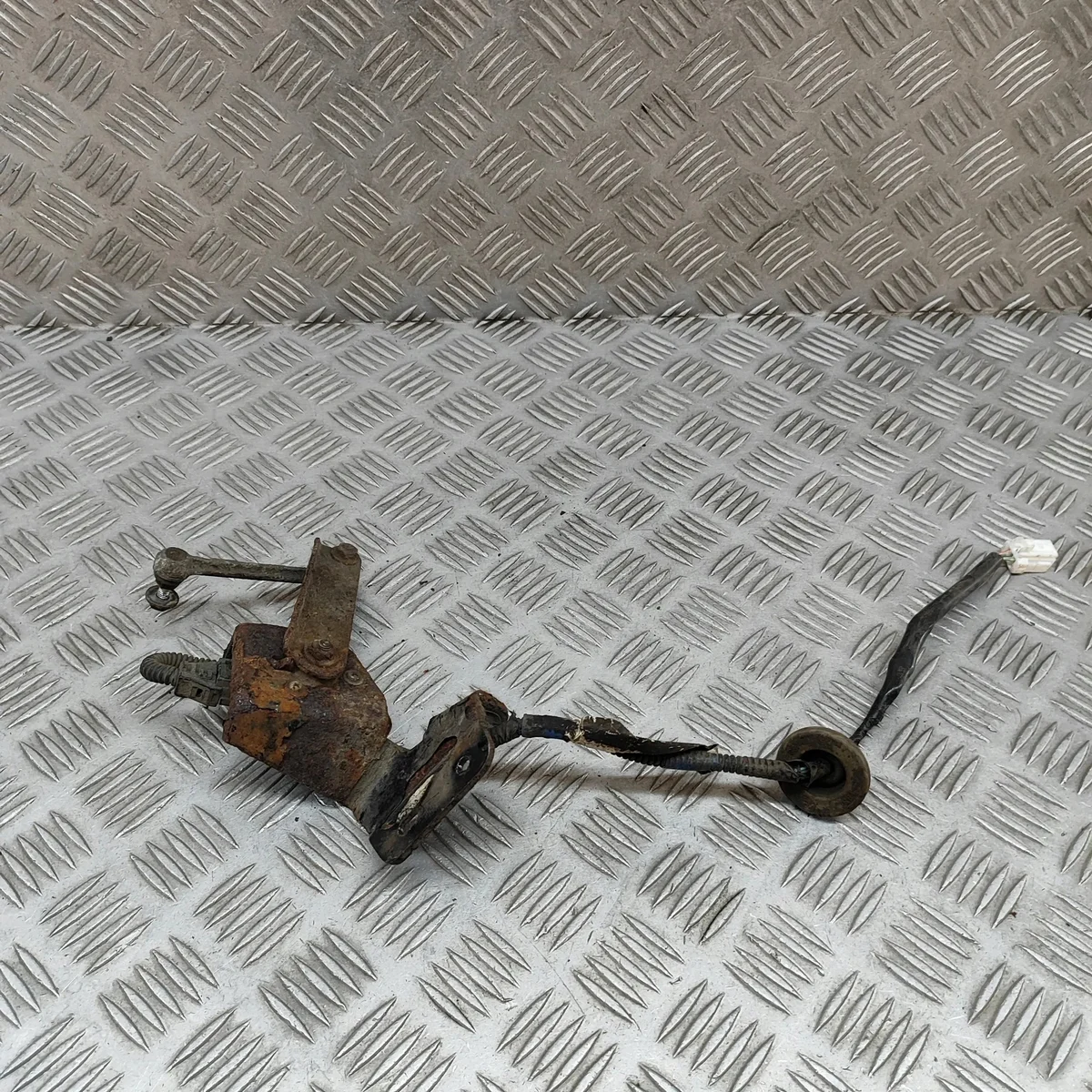 Sensor vorne links Mitsubishi Lancer VIII 8651A050 image 6