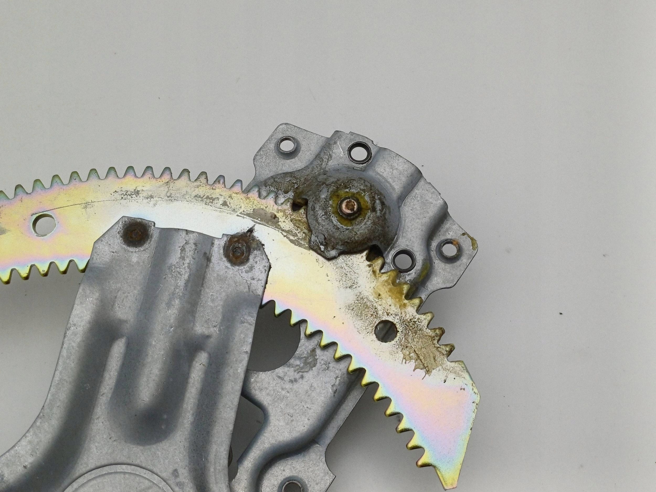 Daihatsu Cuore Manual Window Regulator NR3395 image 4