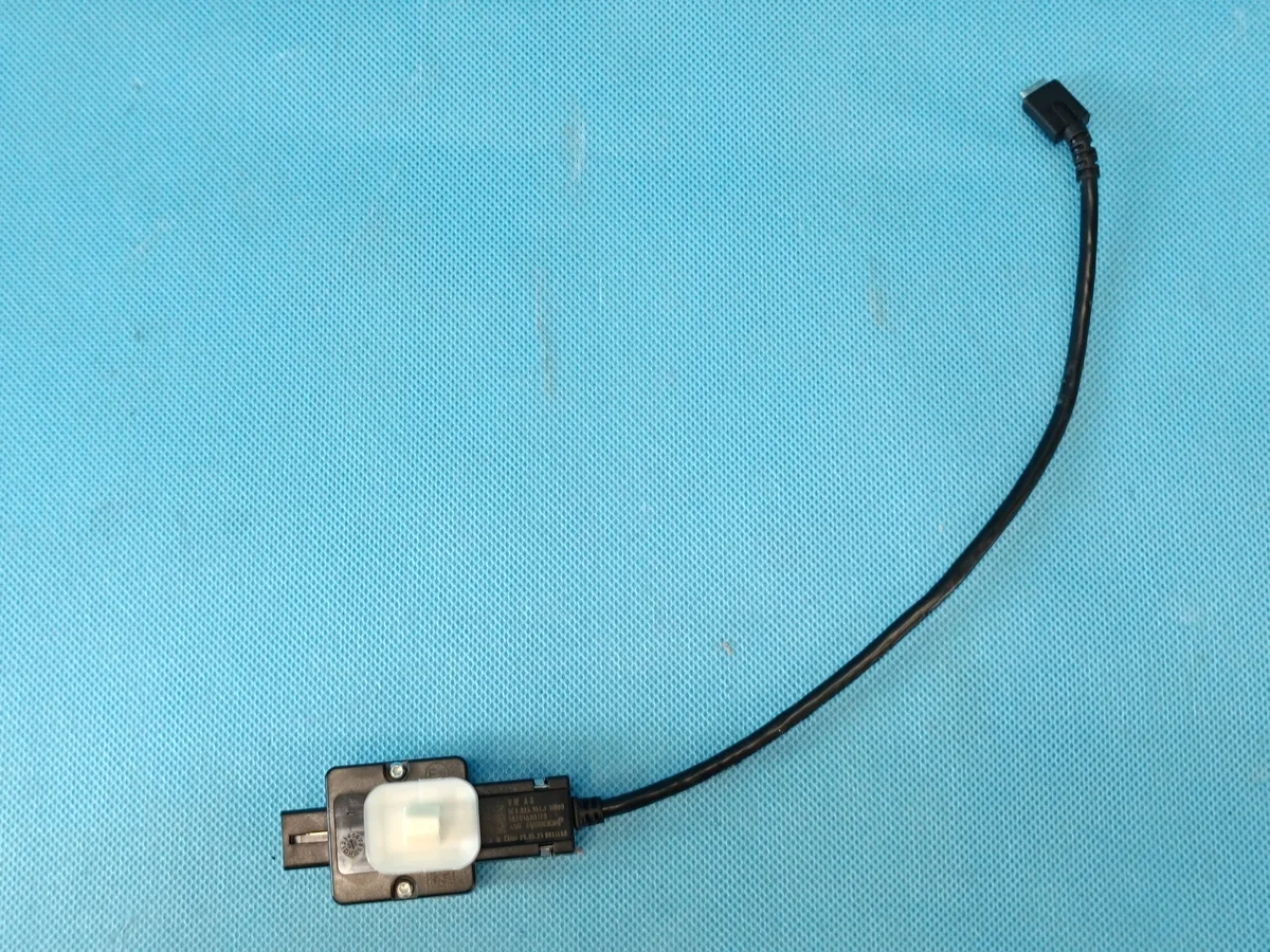 Prise USB Skoda Octavia IV VRS 5E3035954F