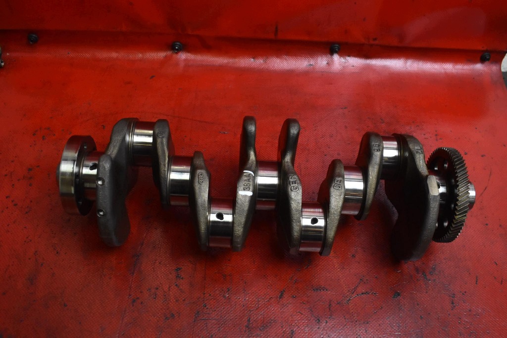 Kampiakseli 38AA Audi A4 B8 2.0 TDI 120hv 07-11