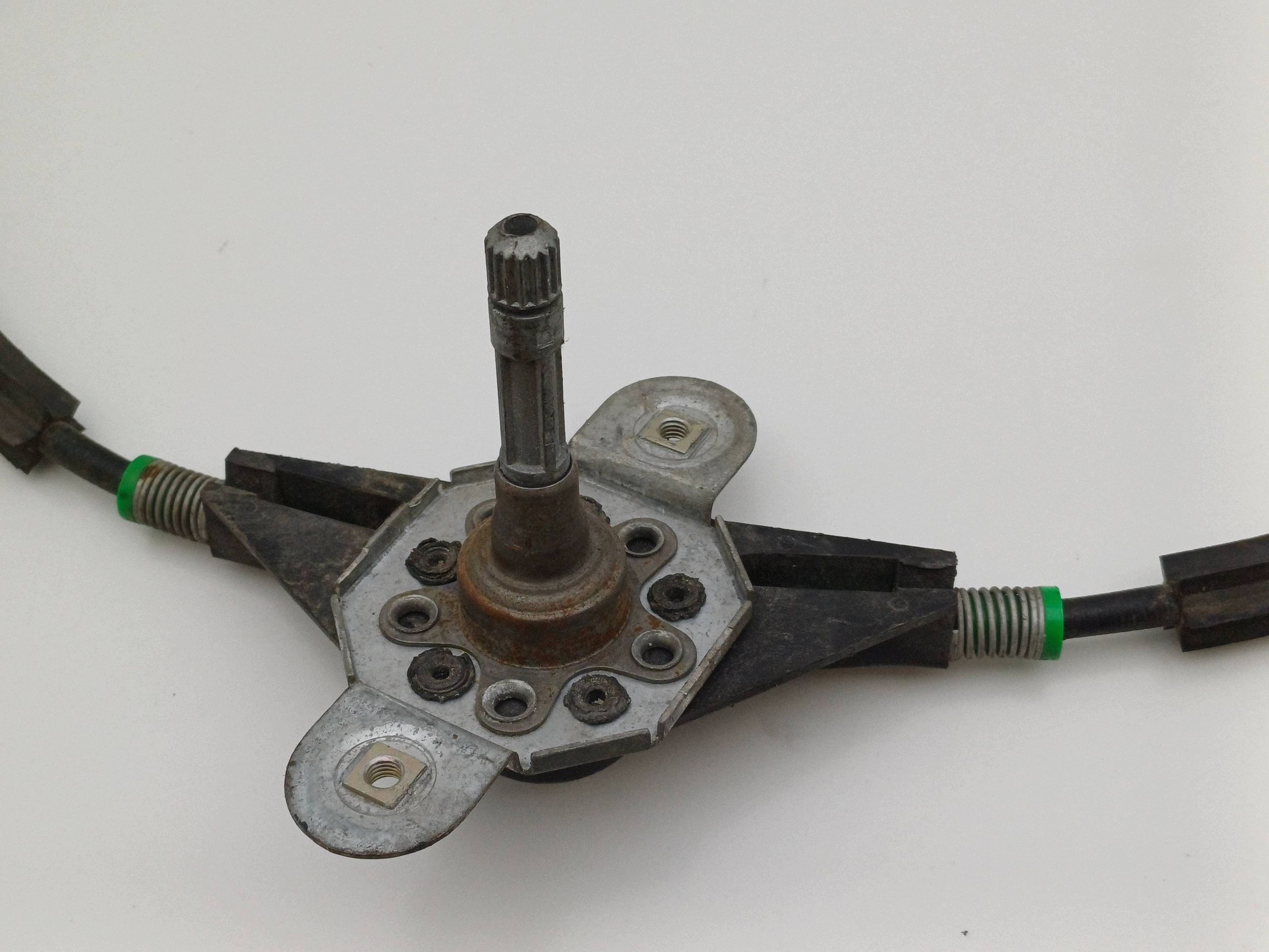 Ford Mondeo Mk2 takalasin nostin, oikea, käytetty