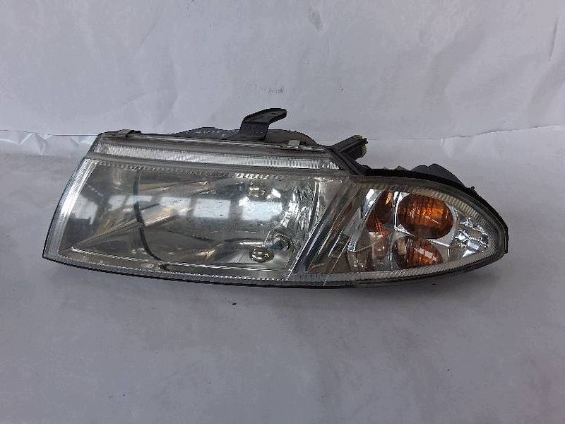 Rear lamp left MITSUBISHI CARIMA image 2