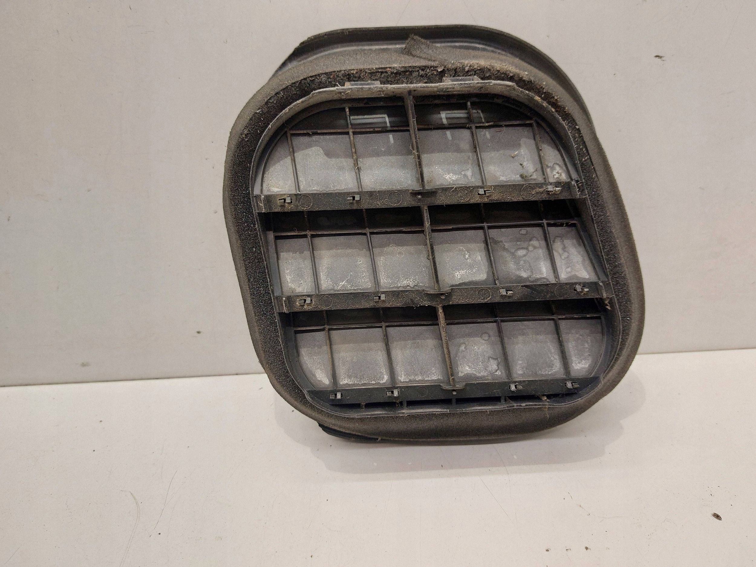 VW Touran I 2007 Rechter Heckdiffusor-Gitter 1T0819466C