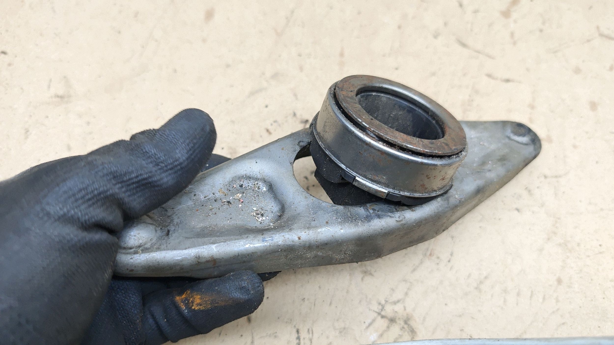 Embreagem BMW 1 E81 E87 NMN18518 Usada image 3