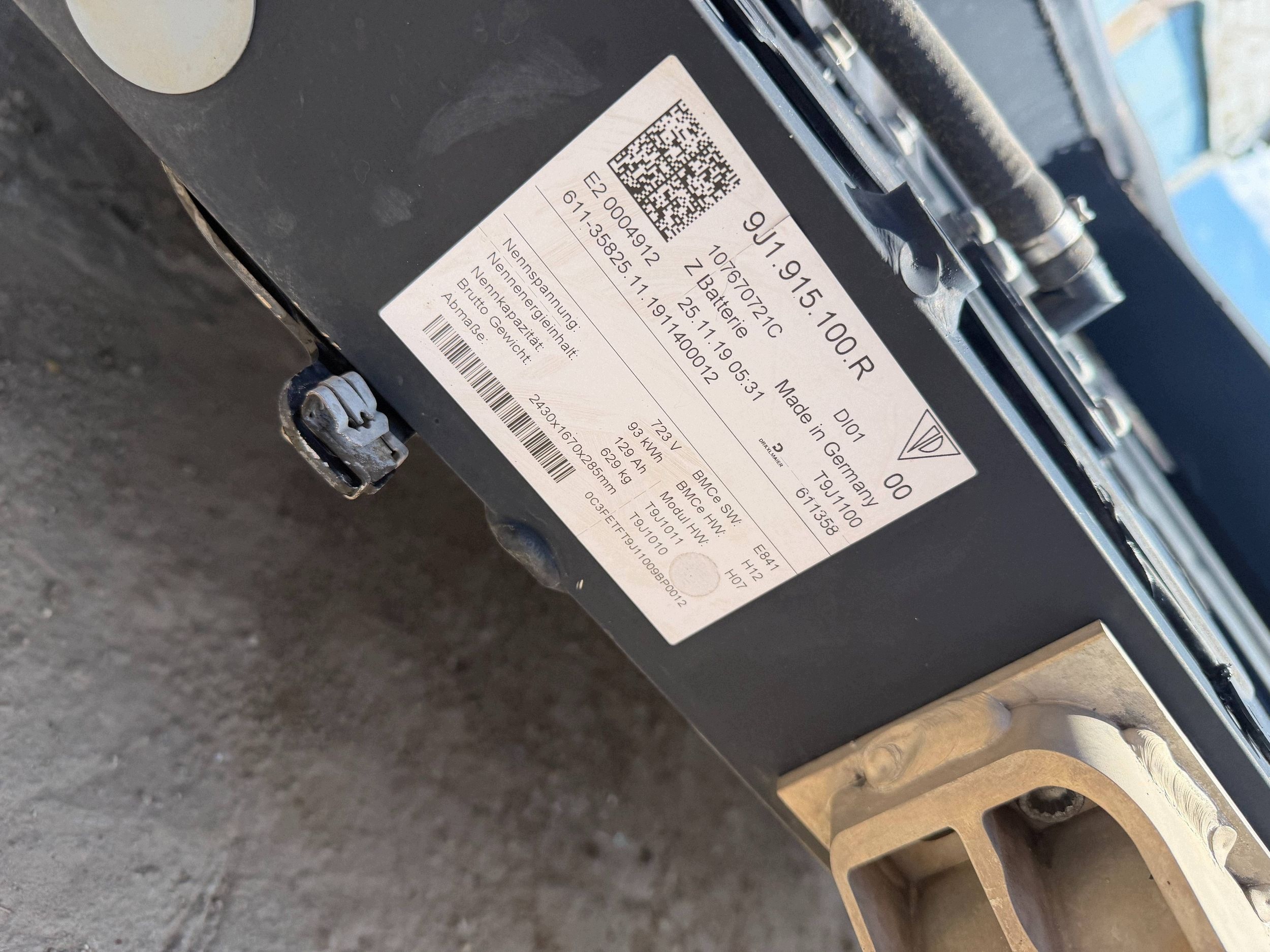 PORSCHE TAYCAN 4S HEAD BATHER