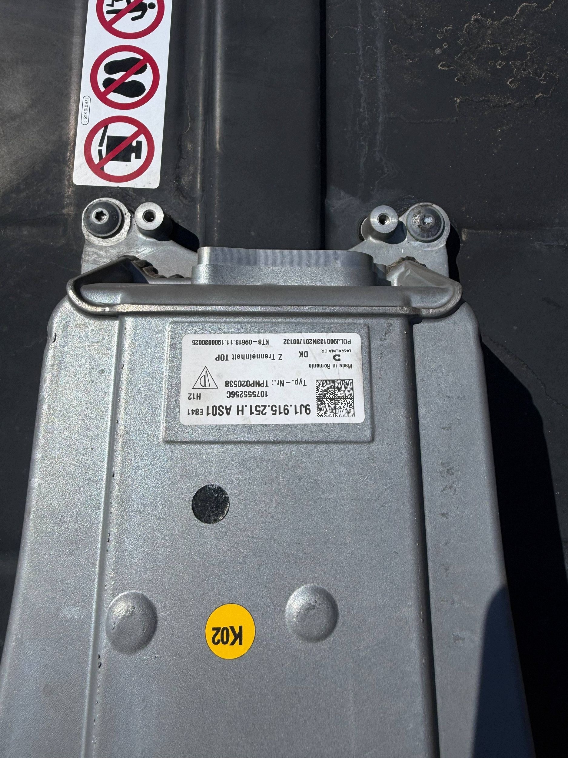 PORSCHE TAYCAN 4S HEAD BATHER image 6