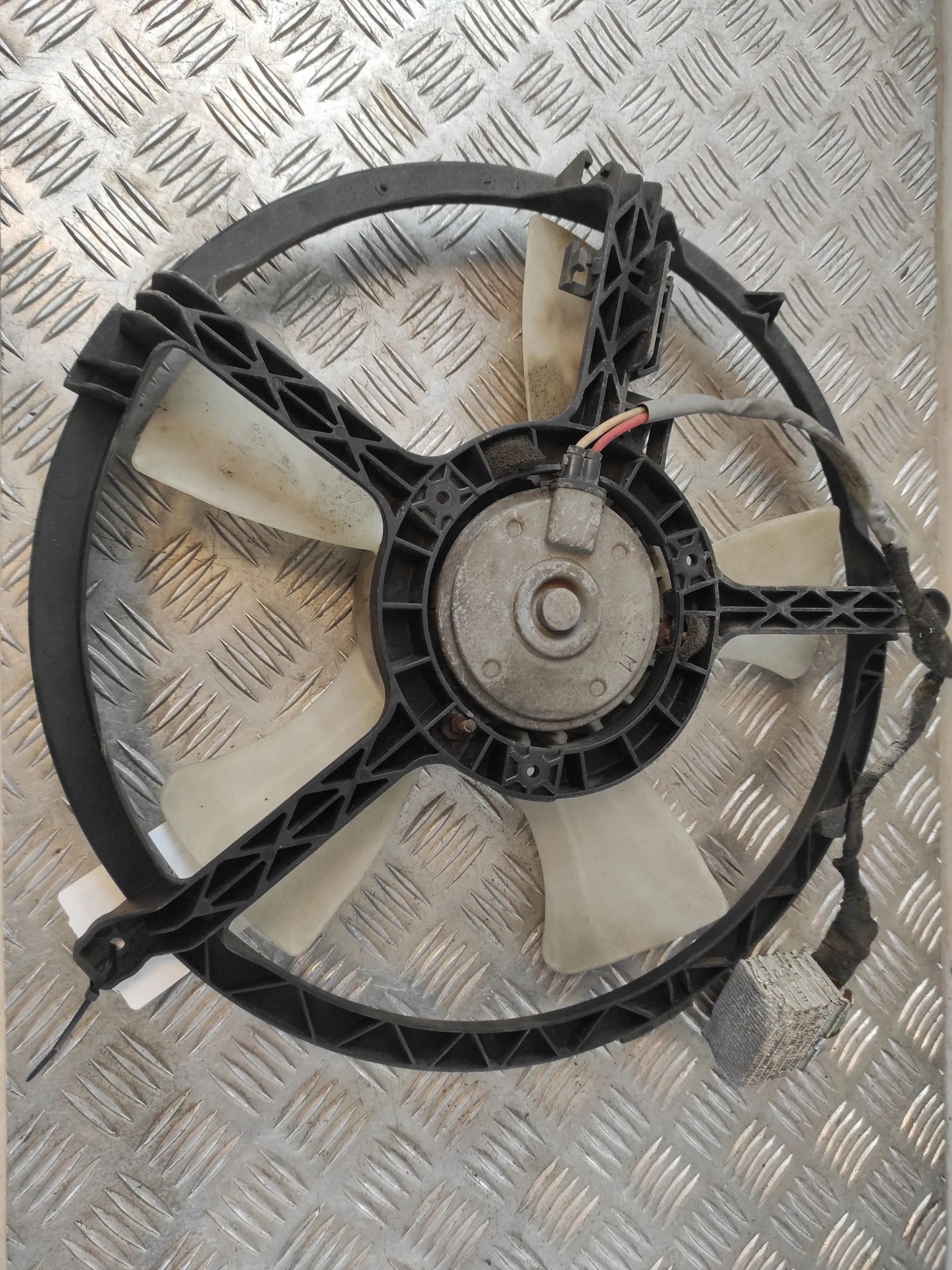 2015 Mini Cooper Countryman R60 Radiateurventilator 16611900AC1 image 5