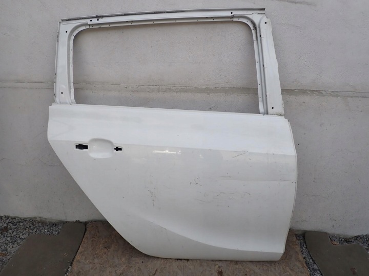 Oikea takaluukku Opel Zafira C 3 III P12 2011-2019R 13355183